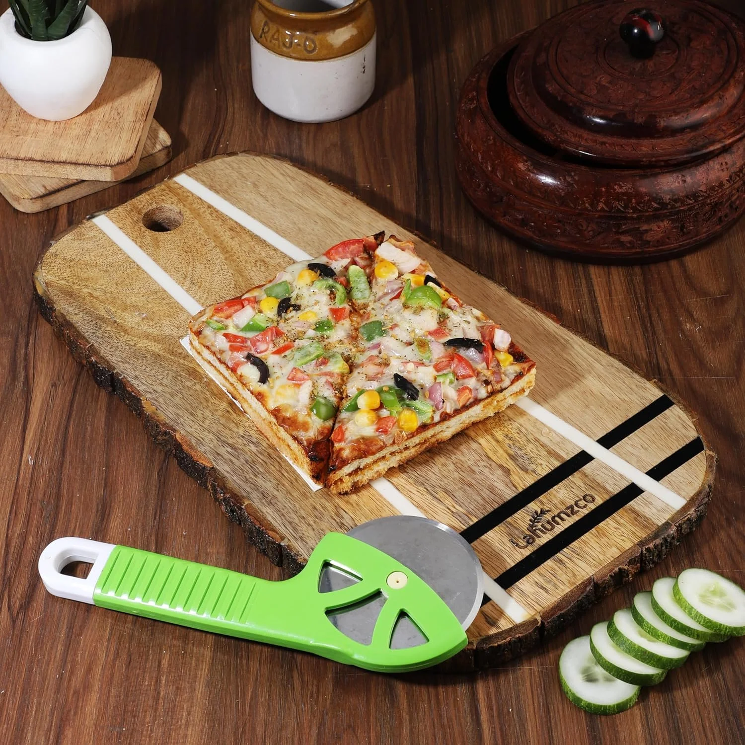 تخته سرو بیضی شکل چوبی انبه، تخته برش، تخته پنیر و تخته پذیرایی - تخته سرو چوبی تزئینی برای آشپزخانه و اتاق غذاخوری (راه راه بیضی، 35x20 سانتی متر)