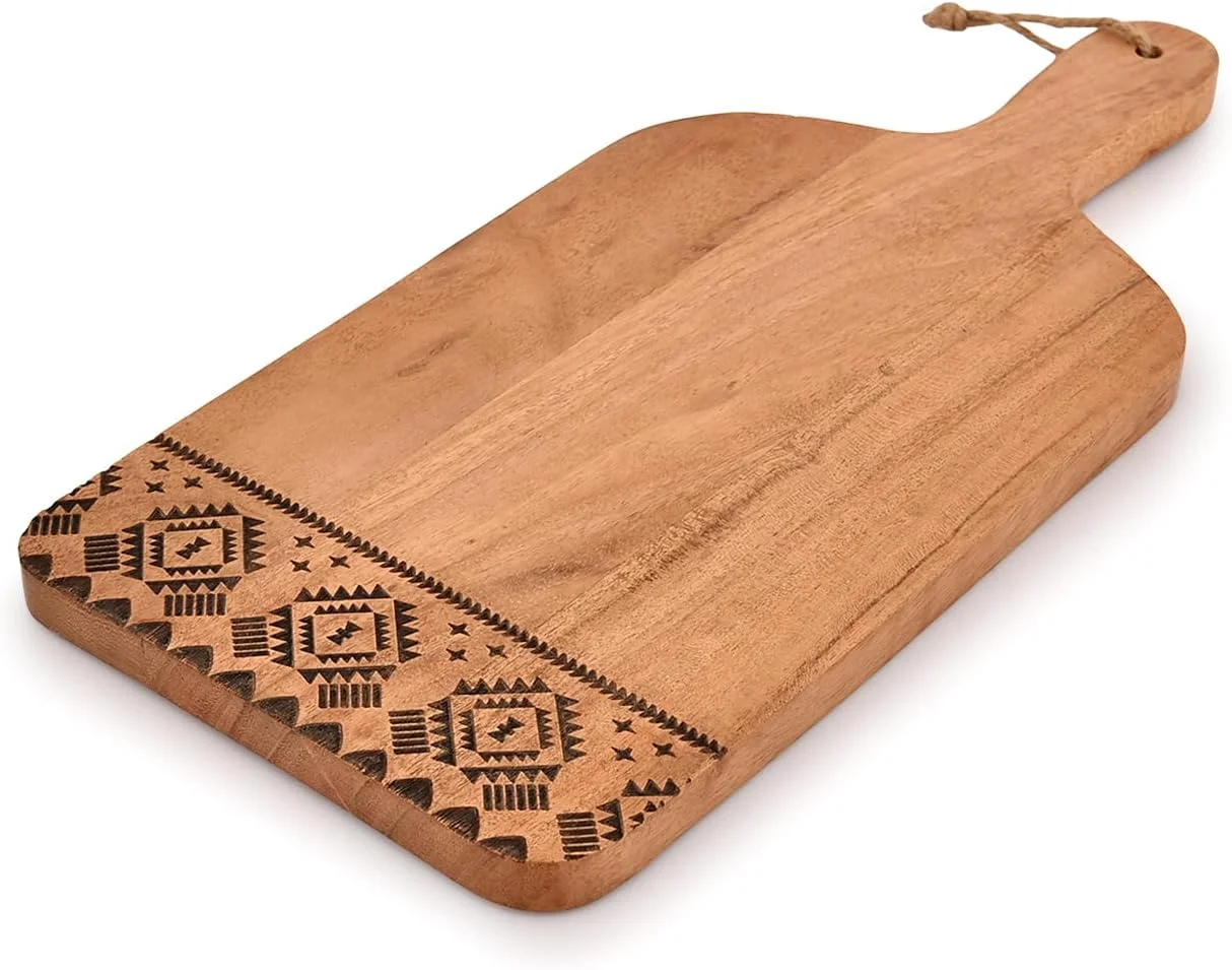 تخته برش چوبی آکاسیا، تخته سرو پنیر، تخته گوشت، تخته حکاکی، تخته سرو چوبی تزئینی برای آشپزخانه (38 X 18 X 1.6 سانتیمتر) تخته برش چوبی آکاسیا، تخته سرو پنیر، تخته گوشت، تخته حکاکی، تخته سرو چوبی تزئینی برای آشپزخانه (38 X 18 X 1.6 سانتیمتر)
