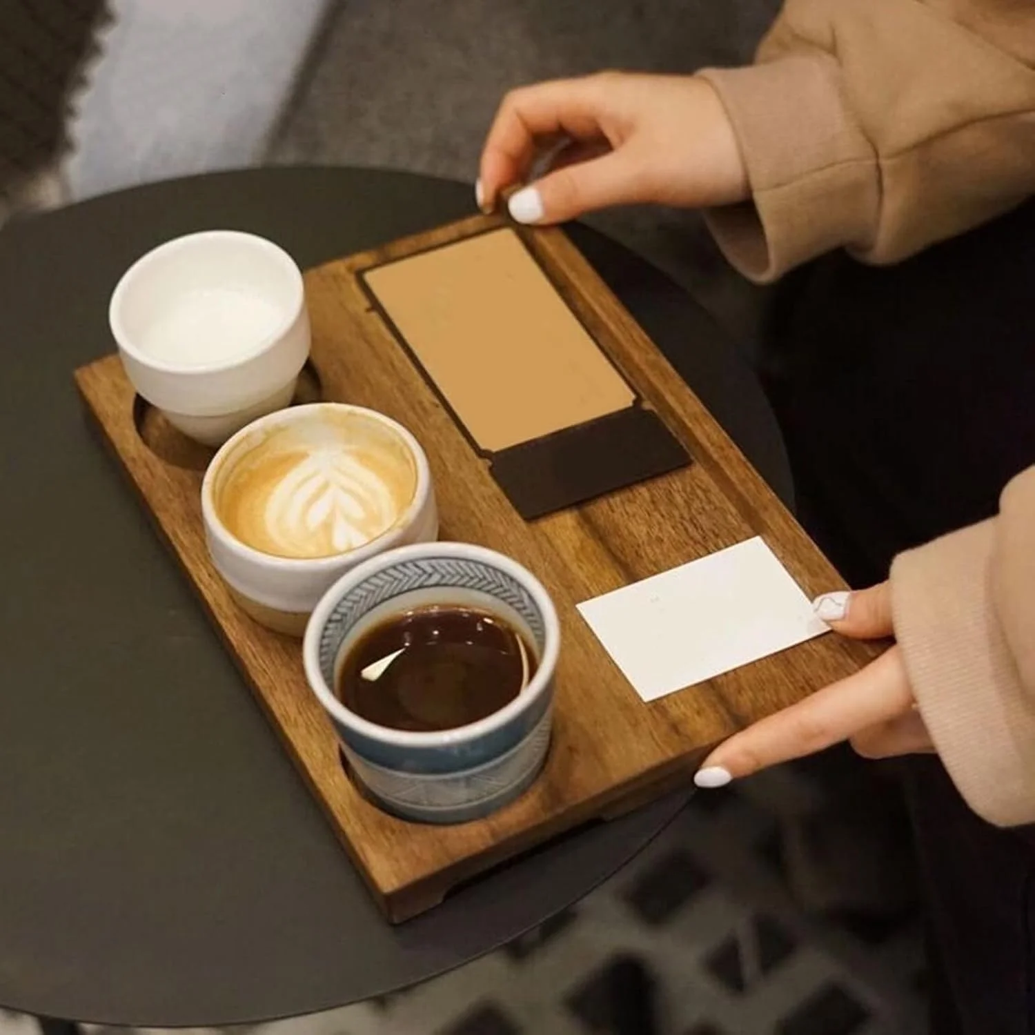 سینی سرو چوبی، تخته پنیر برای مهمانی، سینی نوشیدنی سه قسمتی رترو برای ناهار صبحانه باربیکیو میز قهوه پیش غذا تنقلات مهمانی سینی سرو چوبی، تخته پنیر برای مهمانی، سینی نوشیدنی سه قسمتی رترو برای ناهار صبحانه باربیکیو میز قهوه پیش غذا تنقلات مهمانی