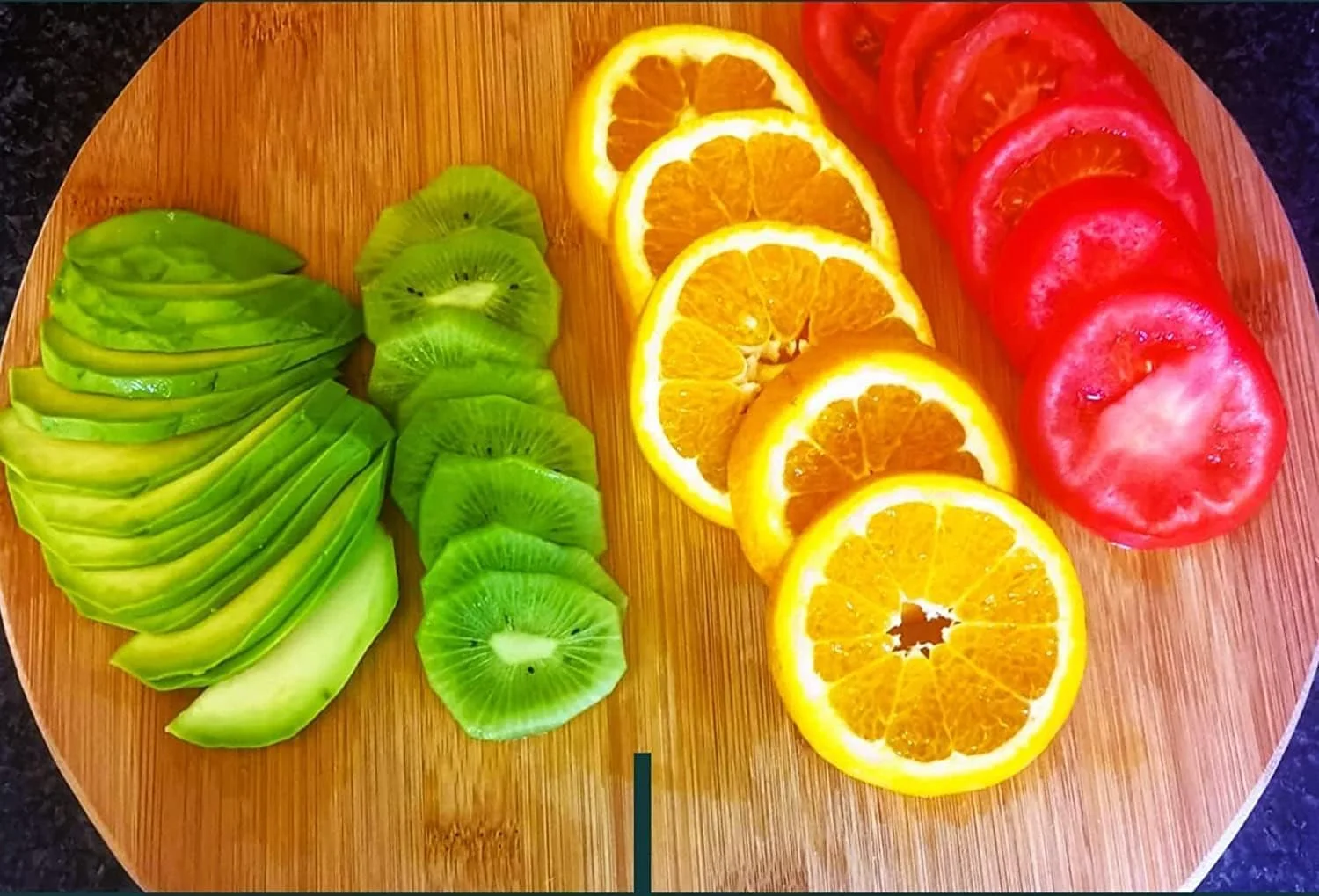 تخته برش بامبو طبیعی چند منظوره شینزی، تخته خردکن چوبی گرد با دسته برای آشپزخانه، مناسب برای برش گوشت، سبزیجات، پنیر، نان، سازگار با محیط زیست، با طراحی ارگونومیک برای آشپز، سینی 34 سانتی متری