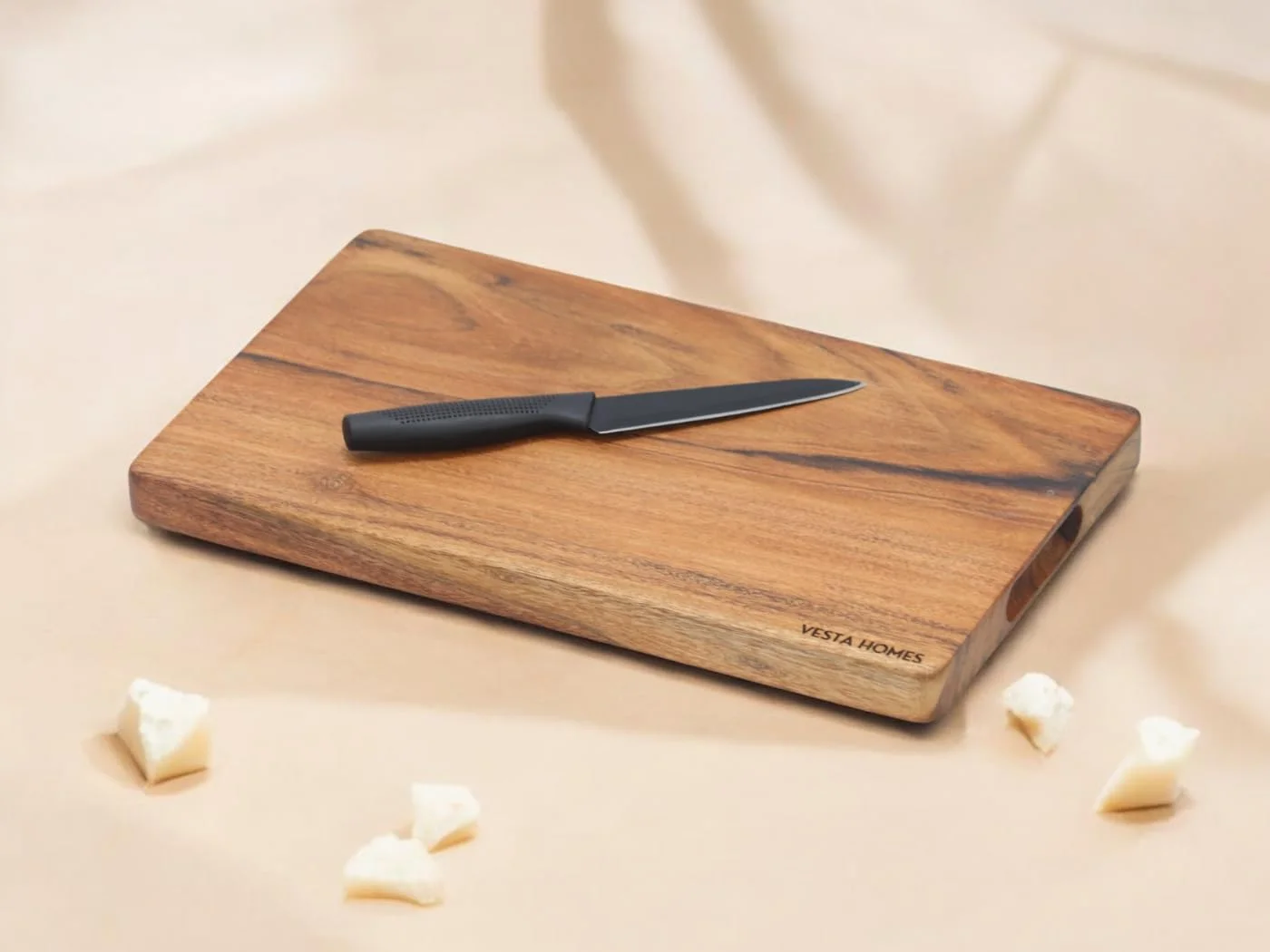 تخته برش چوبی یک تکه وستا هومز مناسب برای سبزیجات، میوه ها و پنیر، چوب اقاقیا طبیعی، رنگ طبیعی، 38 X 23 X 2.5 سانتی متر، دست ساز هند