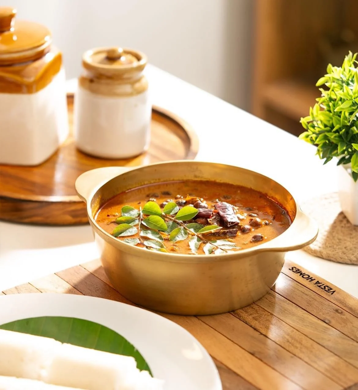 سینی دسته مبل وستا هومز | چوب اقاقیا دست ساز | سینی کرکره ای | انعطاف پذیر و تاشو | زیر بشقابی | مناسب برای غذا، نوشیدنی، تنقلات، زیر لیوانی | 43 x 28 x 1.3 سانتی متر | دست ساز سینی دسته مبل وستا هومز | چوب اقاقیا دست ساز | سینی کرکره ای | انعطاف پذیر و تاشو | زیر بشقابی | مناسب برای غذا، نوشیدنی، تنقلات، زیر لیوانی | 43 x 28 x 1.3 سانتی متر | دست ساز