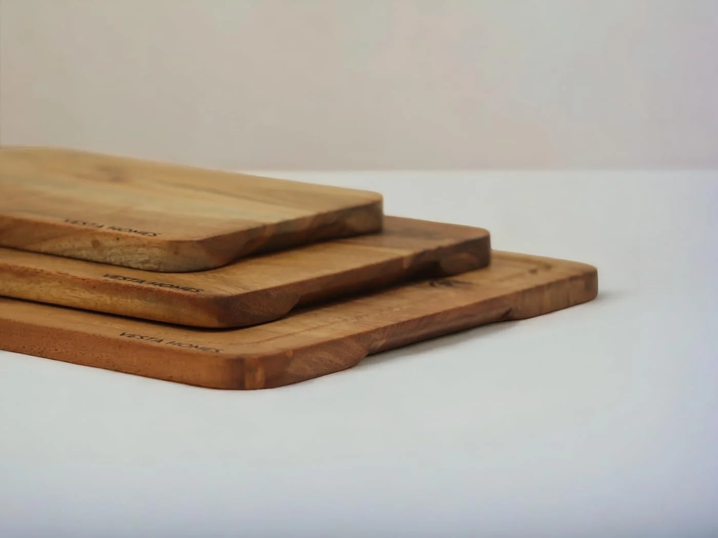 تخته برش آشپزخانه وستا هومز، ست تخته خردکن چوبی بزرگ 3 عددی | تخته سرو | سینی چوبی برای گوشت، تخته سرو برای میوه، سبزیجات و پنیر | (38x25.5، 30.5x20، 23x15 سانتی متر)