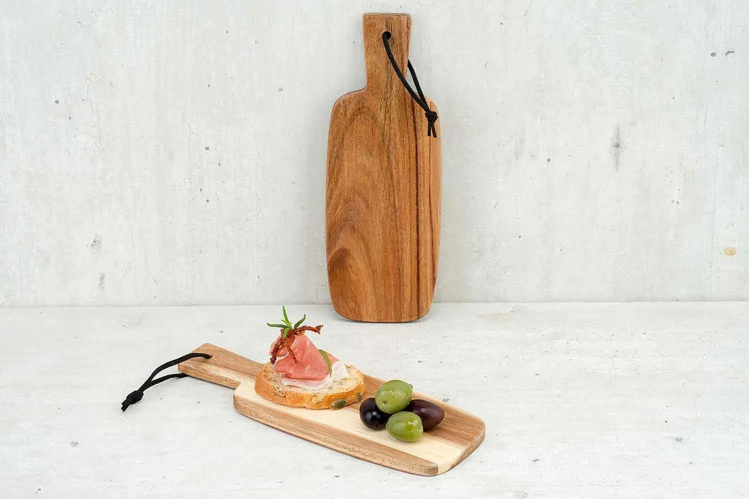 تخته سرو چوبی مینی شیک وست‌کرفت با دسته و آویز، 21x7.5x1 سانتی‌متر، برای تاپاس، اسنک، سبزیجات و میوه | تخته خردکن، تخته چوبی، تخته سرو، کوچک (ست 2 عددی)