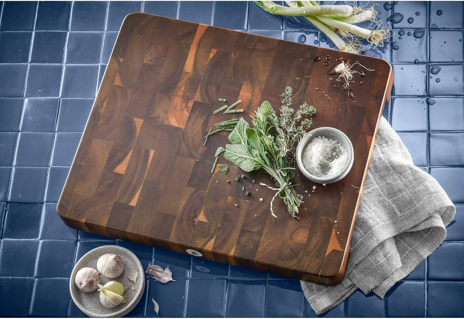 تخته برش دبلیو ام اف سایز ایکس لارج، 40x32x4 سانتی متر، چوب، چوب اقاقیا، ملایم بر روی تیغه، سطح کار بزرگ، ظاهر چوب انتهایی