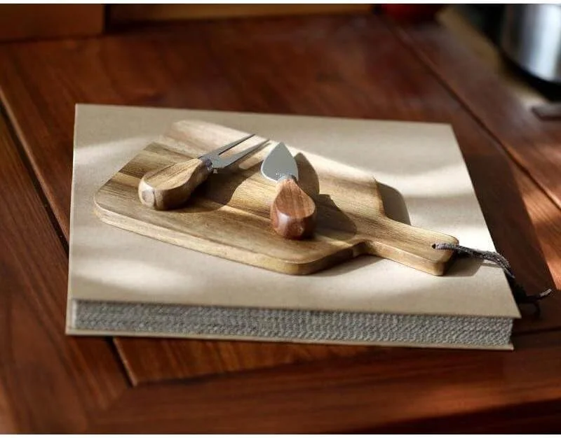 تخته سرو چوبی با 2 چاقوی پنیر استیل ضد زنگ - تخته پذیرایی سازگار با محیط زیست برای پنیر، پیش غذا و سرگرمی | تخته برش و سرو چوب اقاقیا طبیعی تخته سرو چوبی با 2 چاقوی پنیر استیل ضد زنگ - تخته پذیرایی سازگار با محیط زیست برای پنیر، پیش غذا و سرگرمی | تخته برش و سرو چوب اقاقیا طبیعی