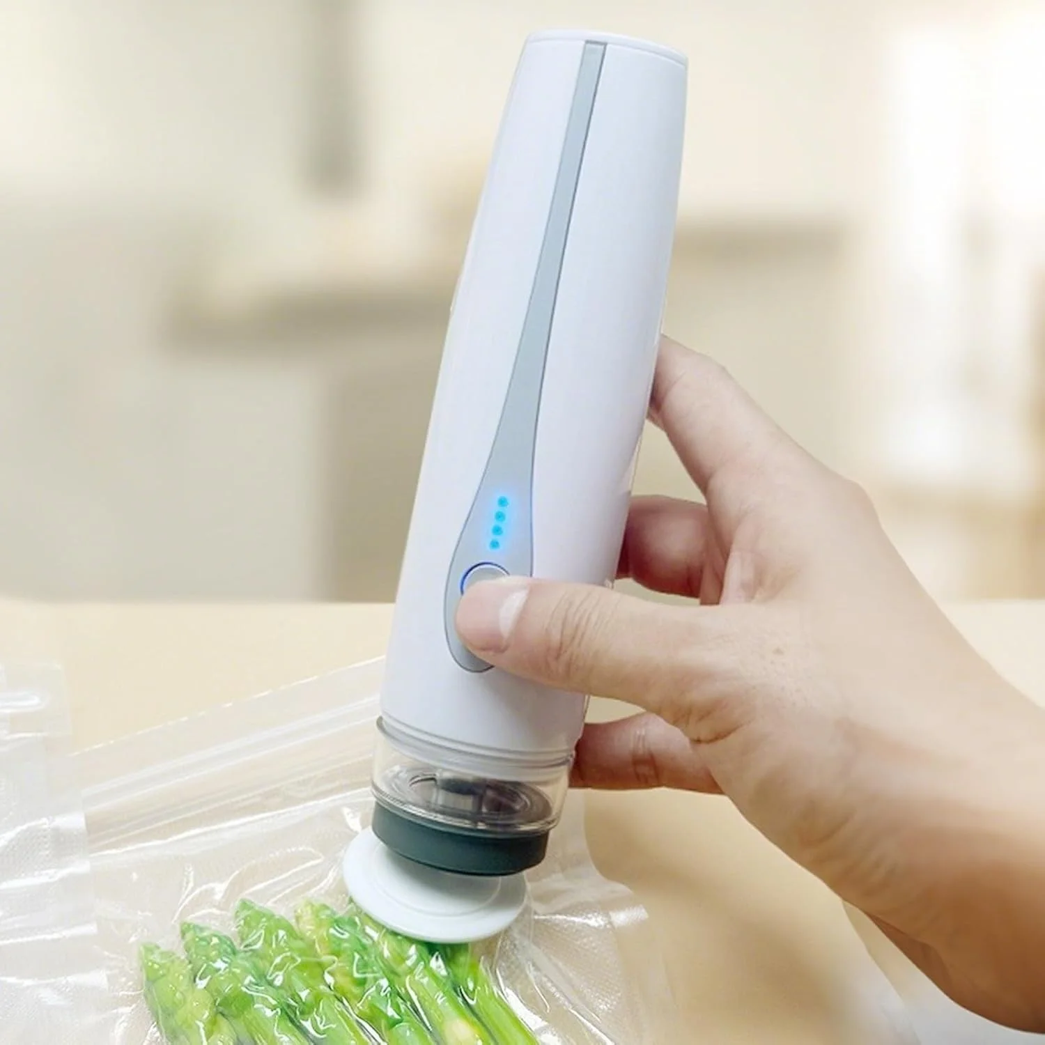 دستگاه وکیوم سیلر | محافظ غذا و نگهداری در آشپزخانه - دستگاه وکیوم قابل حمل برای مسافرت | مناسب برای نگهداری مواد غذایی در انبار، مسافرت، آپارتمان، پیک نیک، کمپینگ، خوابگاه، ماهی، پنیر و سبزیجات