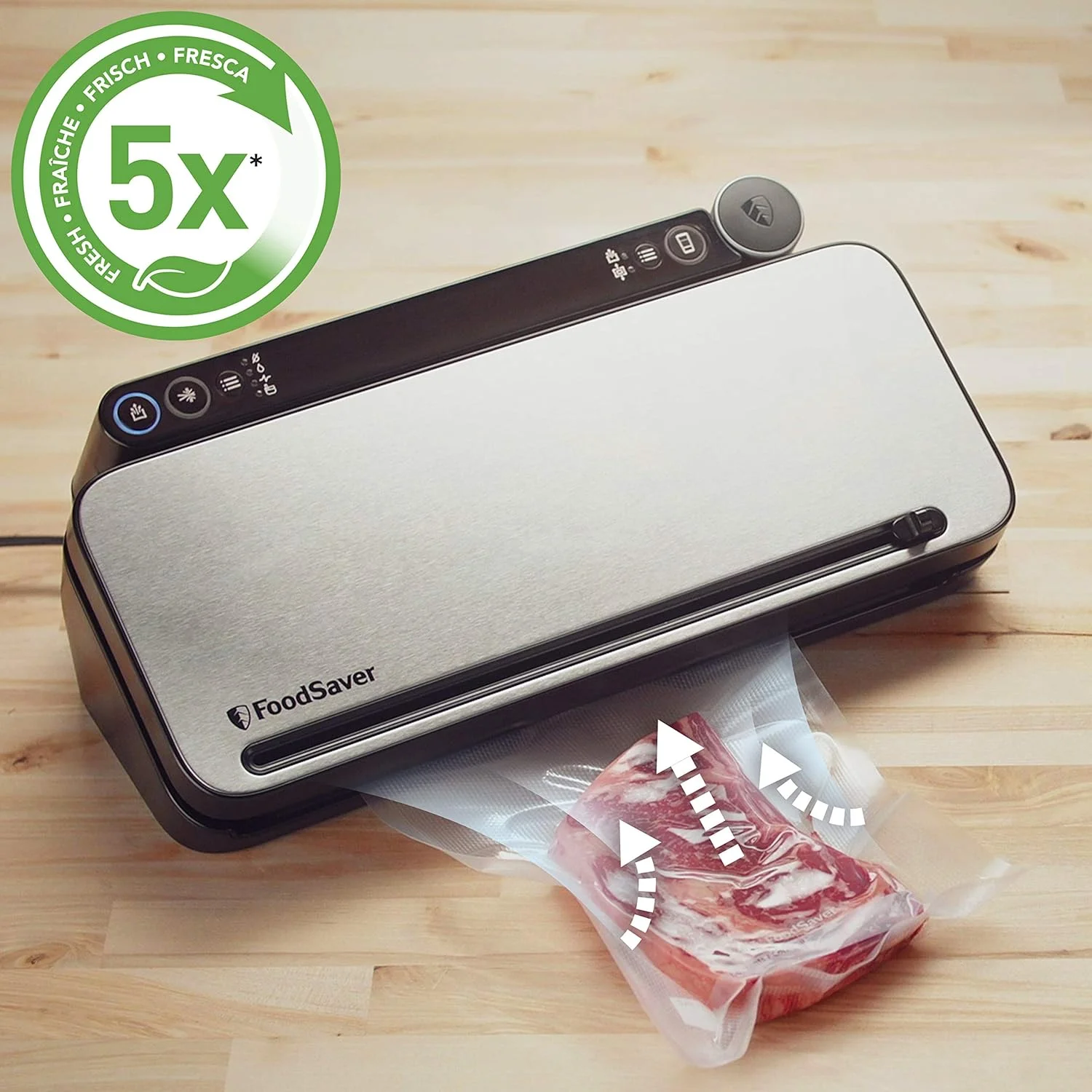 دستگاه وکیوم چند منظوره مواد غذایی FoodSaver | همراه با دستگاه وکیوم دستی | 1 رول وکیوم، 4 کیسه وکیوم و 4 کیسه زیپ‌دار | نقره‌ای با تزیینات مشکی [VS3190X]