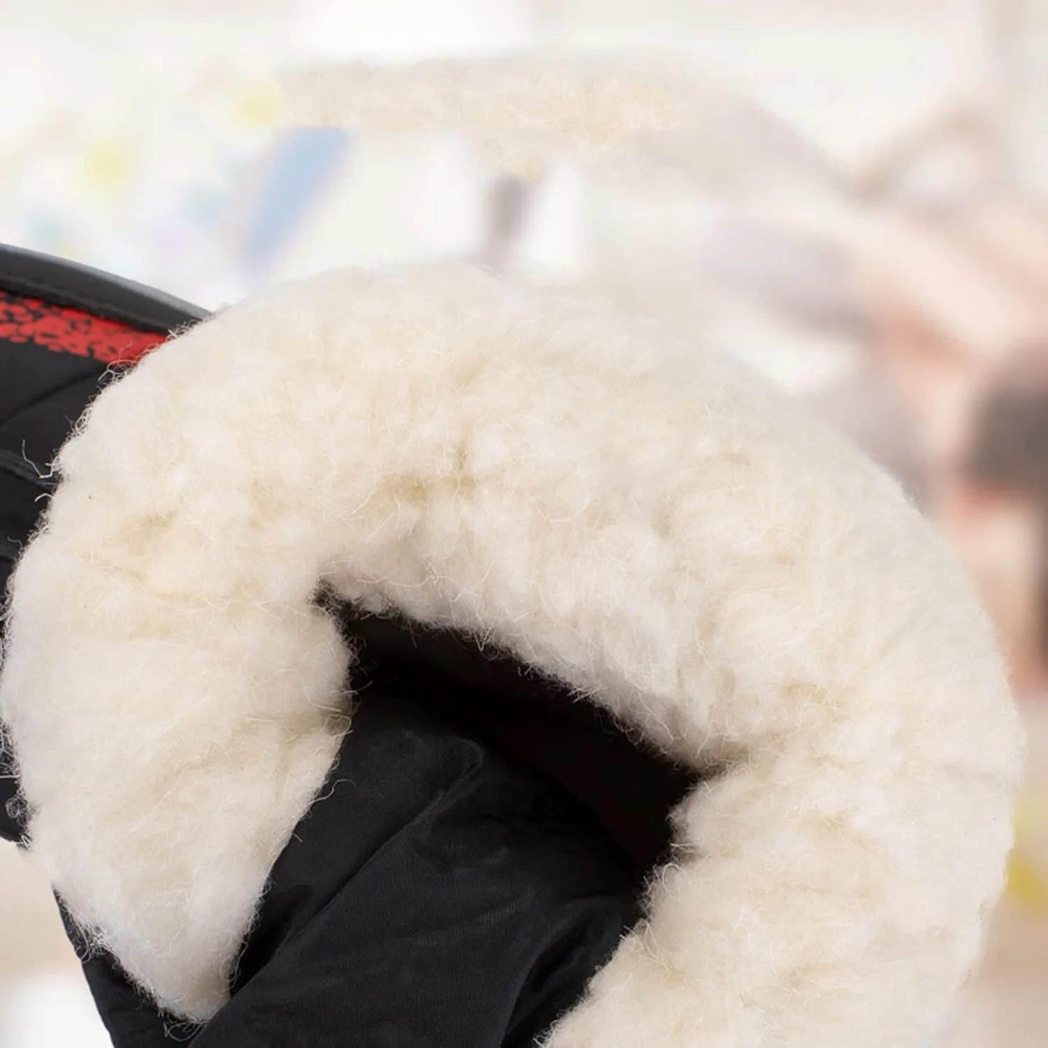 کفش زمستانی ساق بلند پشمی گرم دخترانه و پسرانه، ضدآب، سبک، ضد لغزش مناسب پیاده روی و کوهنوردی، مشکی، سایز 37