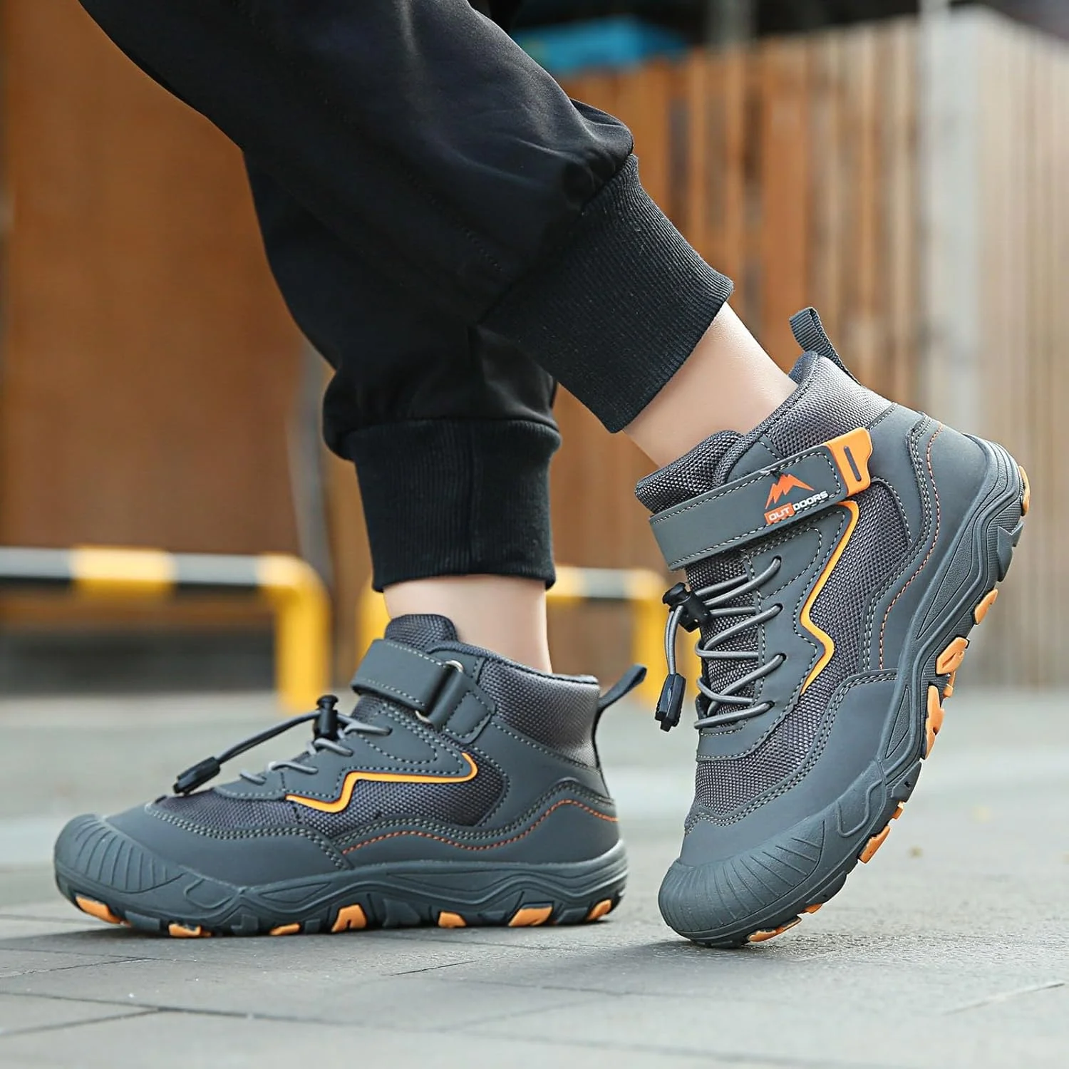 کفش بوت دخترانه پسرانه، بوت های رزمی، بوت های کوتاه مچی، کفش های مجلسی کلیسا، کفش های بندی چرمی مصنوعی، کفش های کالج فرم مدرسه