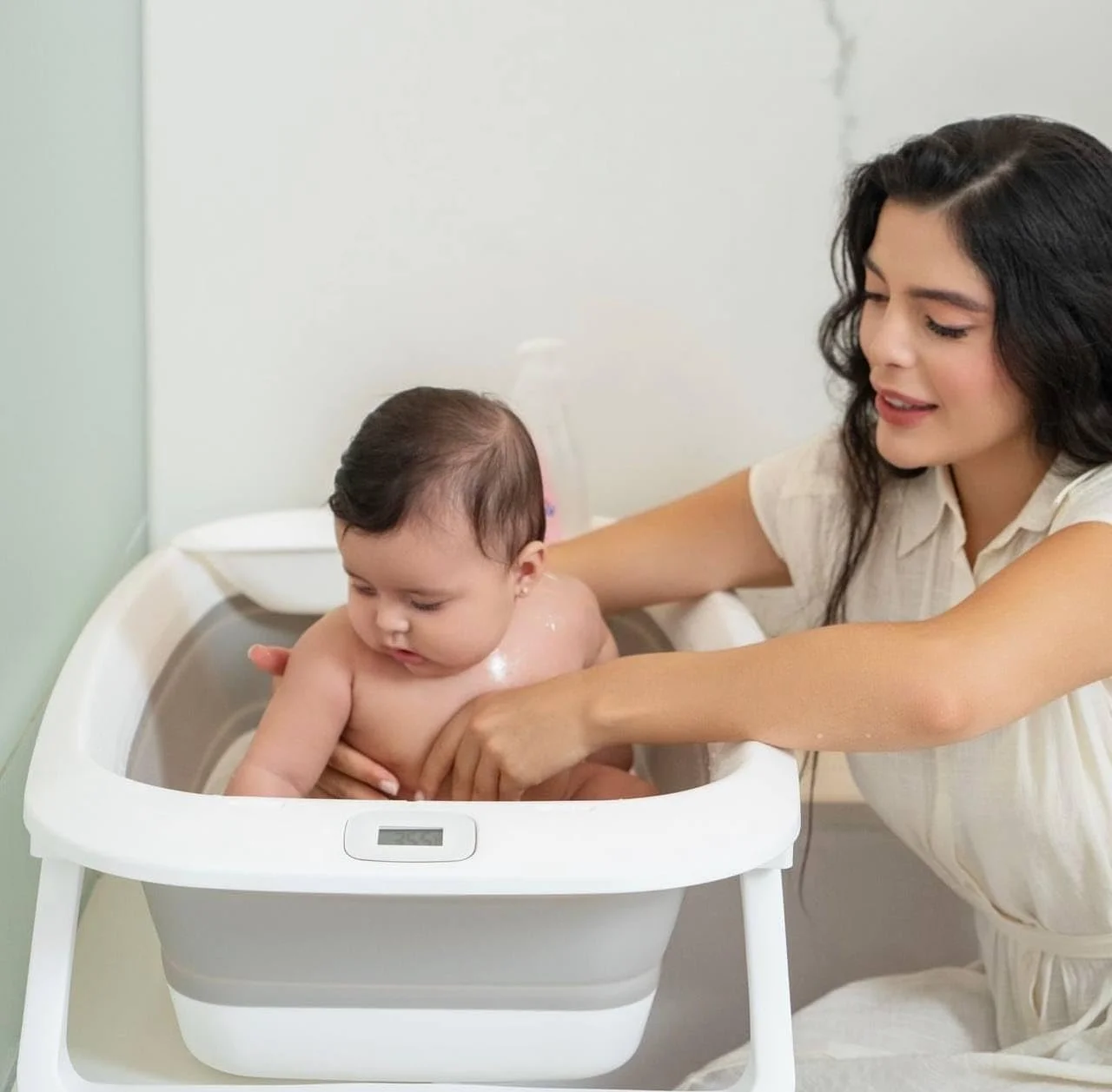 وان تاشو ابری جیکل با دماسنج حسگر دما، صندلی کمکی حمام و اسکراب کودک، دارای تکیه گاه سر، سوراخ تخلیه، قابل تنظیم در 3 زاویه مختلف، سبک وزن، همراه با اسباب بازی، طراحی ارگونومیک