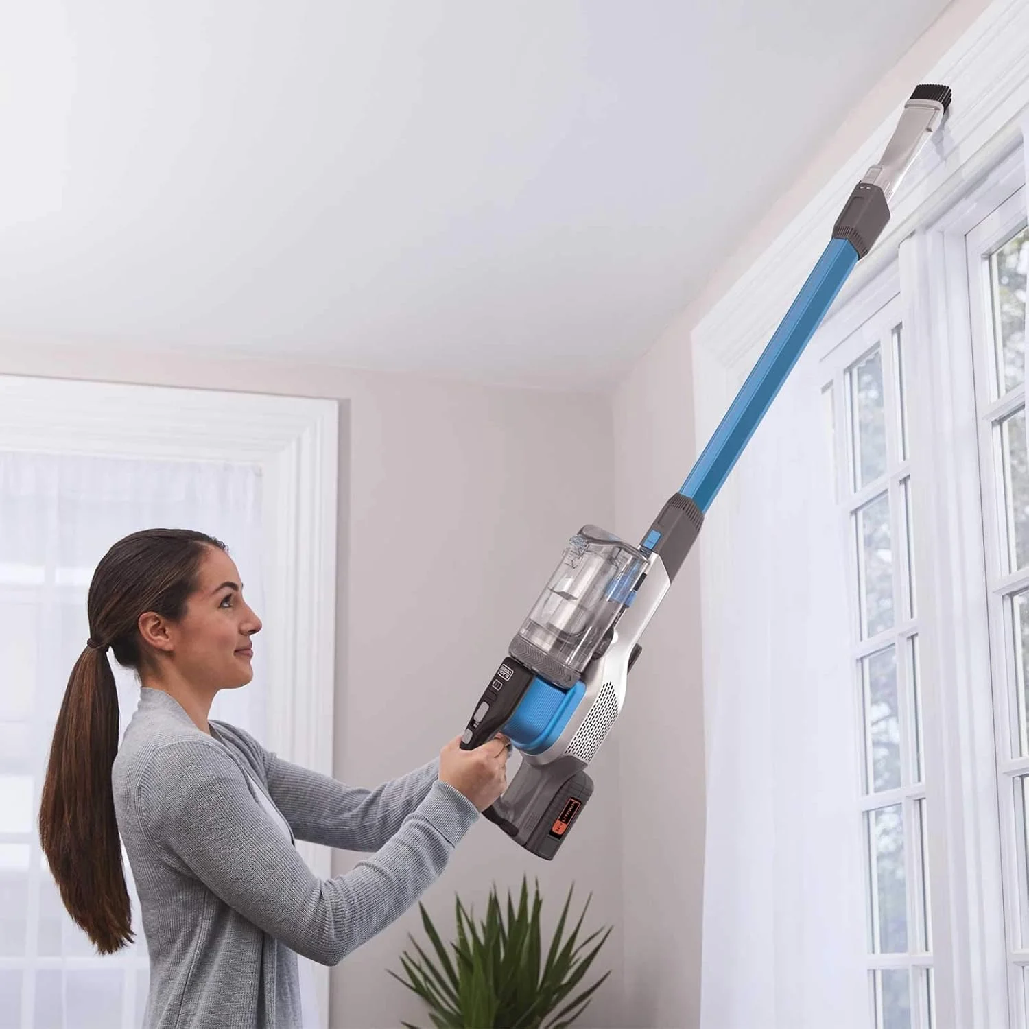 جاروبرقی عصایی شارژی 36 ولت 72 وات Black & Decker 4in1، با باتری لیتیوم-یون 2.0 آمپر ساعت (بازسازی شده)