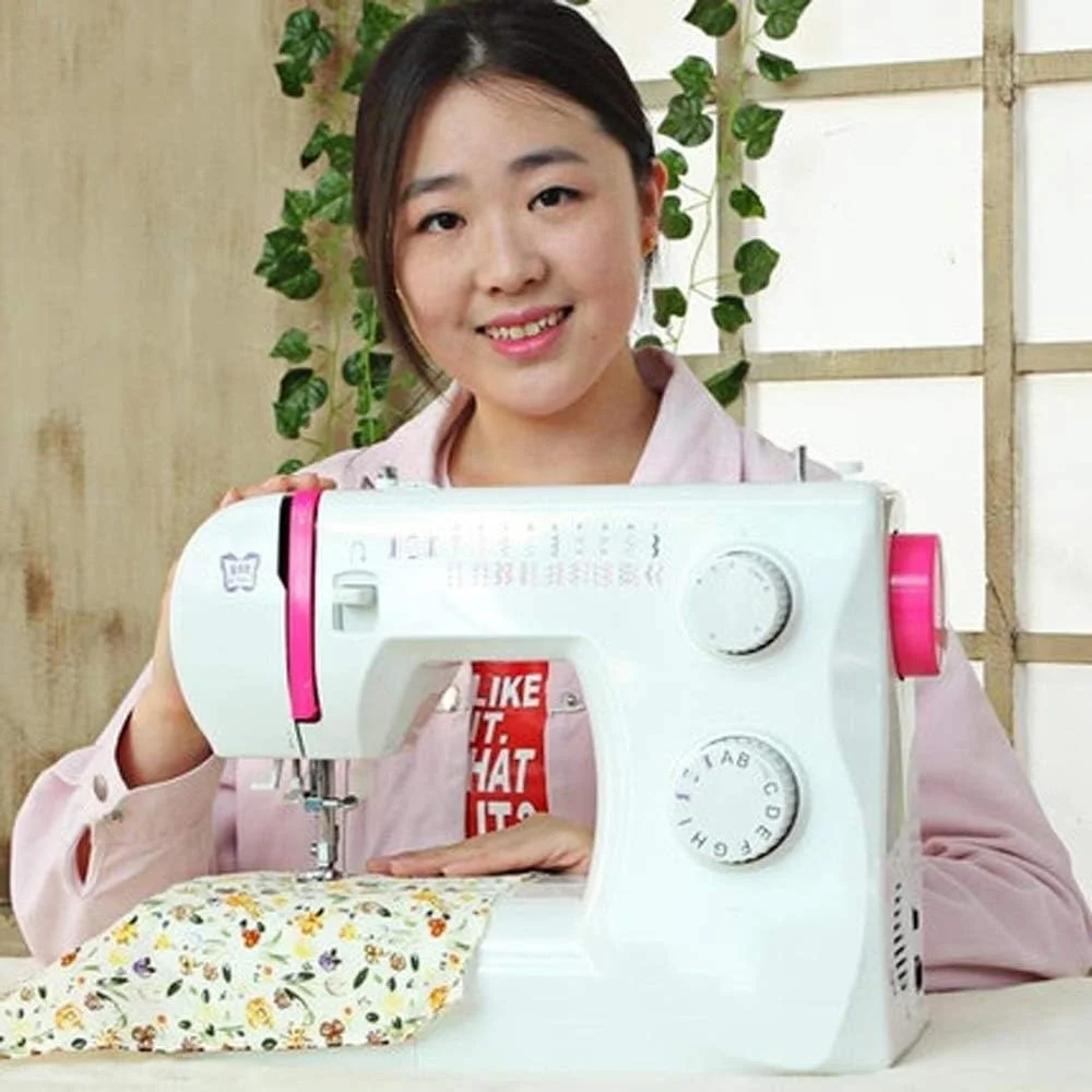 چرخ خیاطی TONGSH مینی قابل حمل برقی خانگی با 23 طرح دوخت داخلی برای مبتدیان، گلدوزی ایمن، رومیزی بی صدا برای تقویت دوخت پارچه های ضخیم