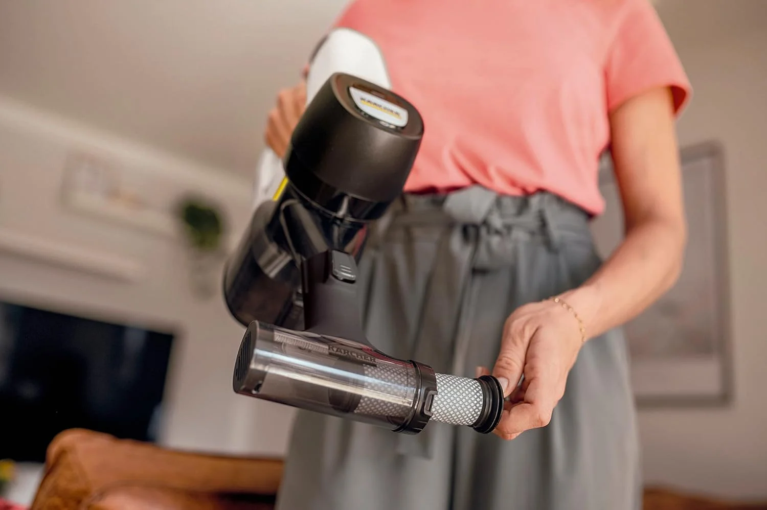 جاروبرقی شارژی VC 4 Premium My Home - سفید جاروبرقی شارژی VC 4 Premium My Home - سفید