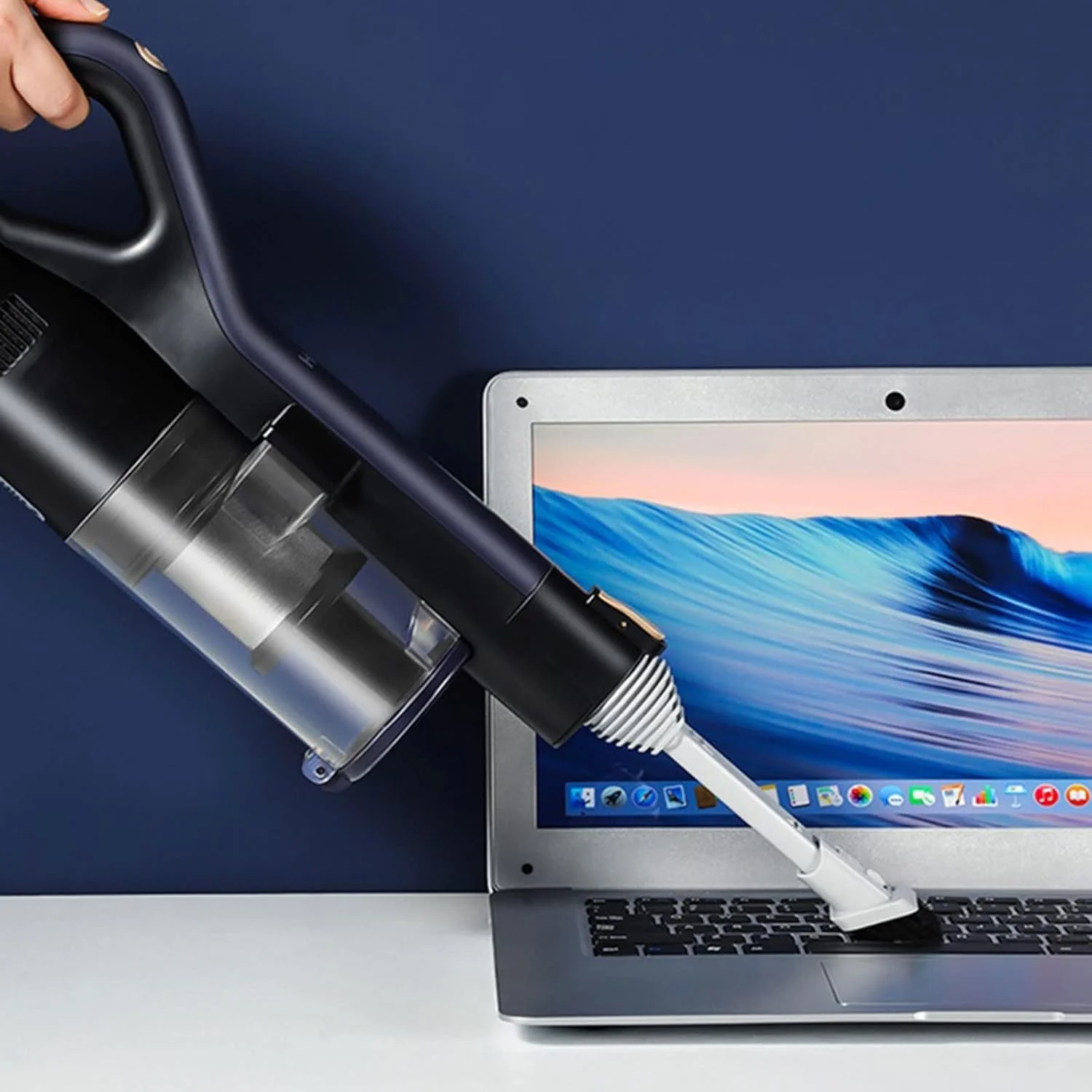 جاروبرقی عمودی بی سیم، شارژی، مناسب برای تمیز کردن منزل و خودرو، دارای دمنده هوا و قابلیت تمیز کردن خشک به همراه متعلقات جاروبرقی عمودی بی سیم، شارژی، مناسب برای تمیز کردن منزل و خودرو، دارای دمنده هوا و قابلیت تمیز کردن خشک به همراه متعلقات