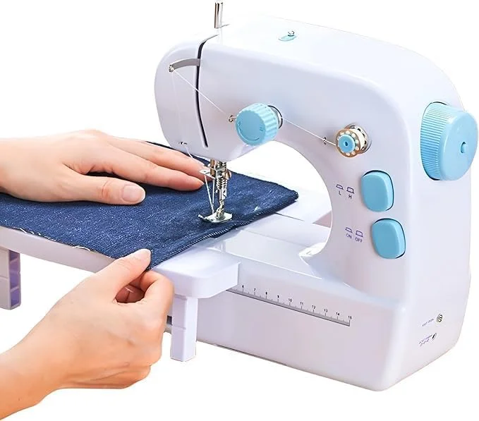 چرخ خیاطی کوچک مبتدی | قابل حمل و ایده آل برای پروژه های DIY و مصارف خانگی | جمع و جور و آسان برای استفاده