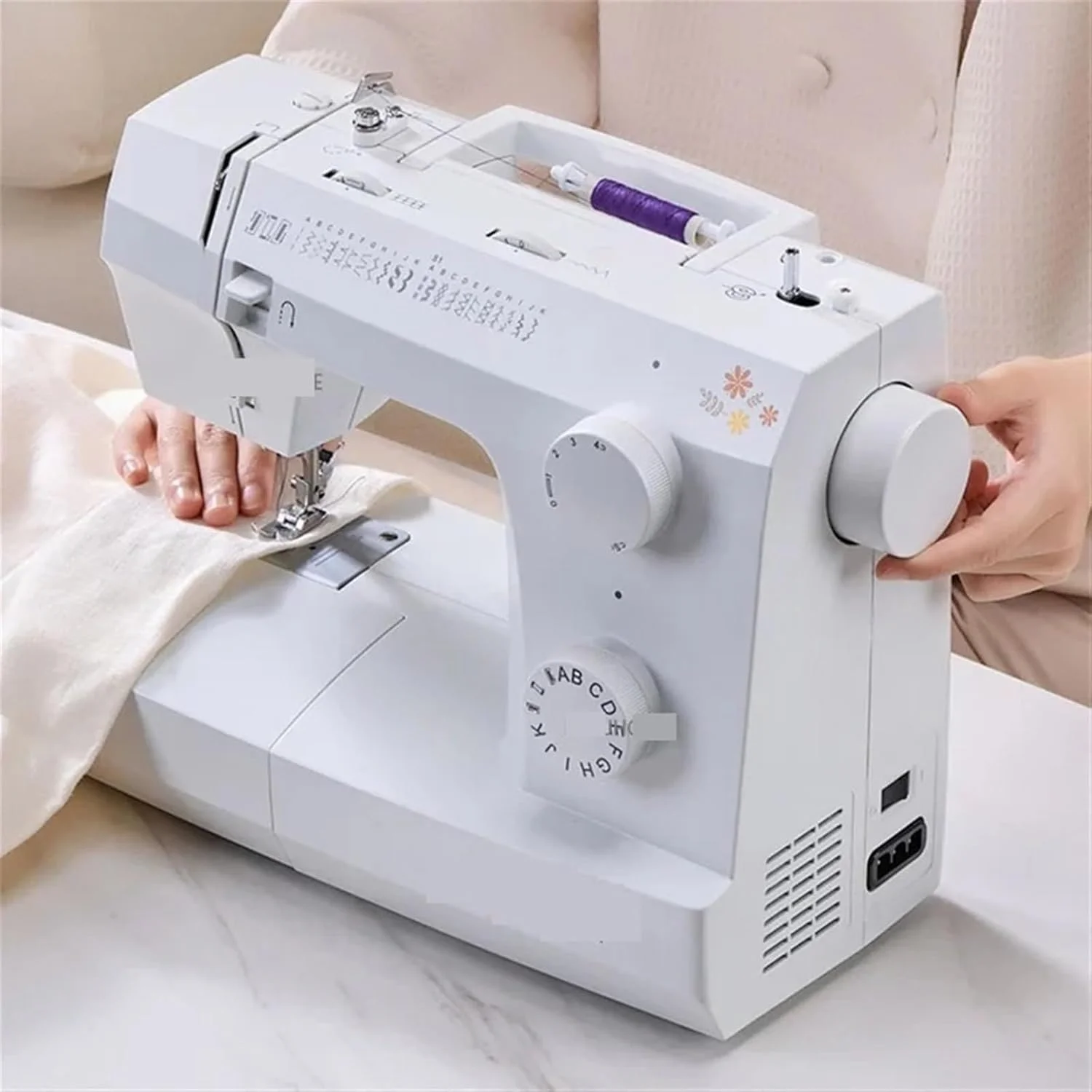 چرخ خیاطی، چرخ خیاطی برقی قابل حمل با لبه قفل شونده، چرخ خیاطی رومیزی چند منظوره کوچک حرفه ای برای مواد ضخیم، خیاطی آسان شد چرخ خیاطی، چرخ خیاطی برقی قابل حمل با لبه قفل شونده، چرخ خیاطی رومیزی چند منظوره کوچک حرفه ای برای مواد ضخیم، خیاطی آسان شد