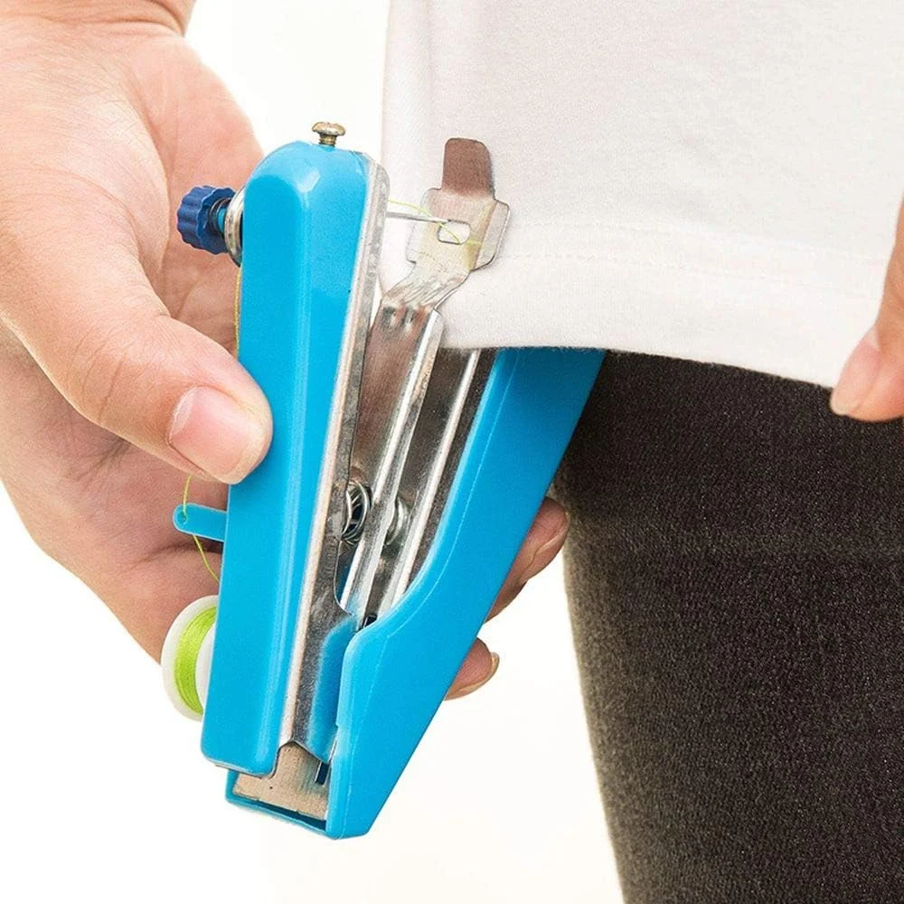 دستگاه خیاطی دستی کوچک و قابل حمل با کاربری آسان، مناسب برای منزل و مسافرت دستگاه خیاطی دستی کوچک و قابل حمل با کاربری آسان، مناسب برای منزل و مسافرت