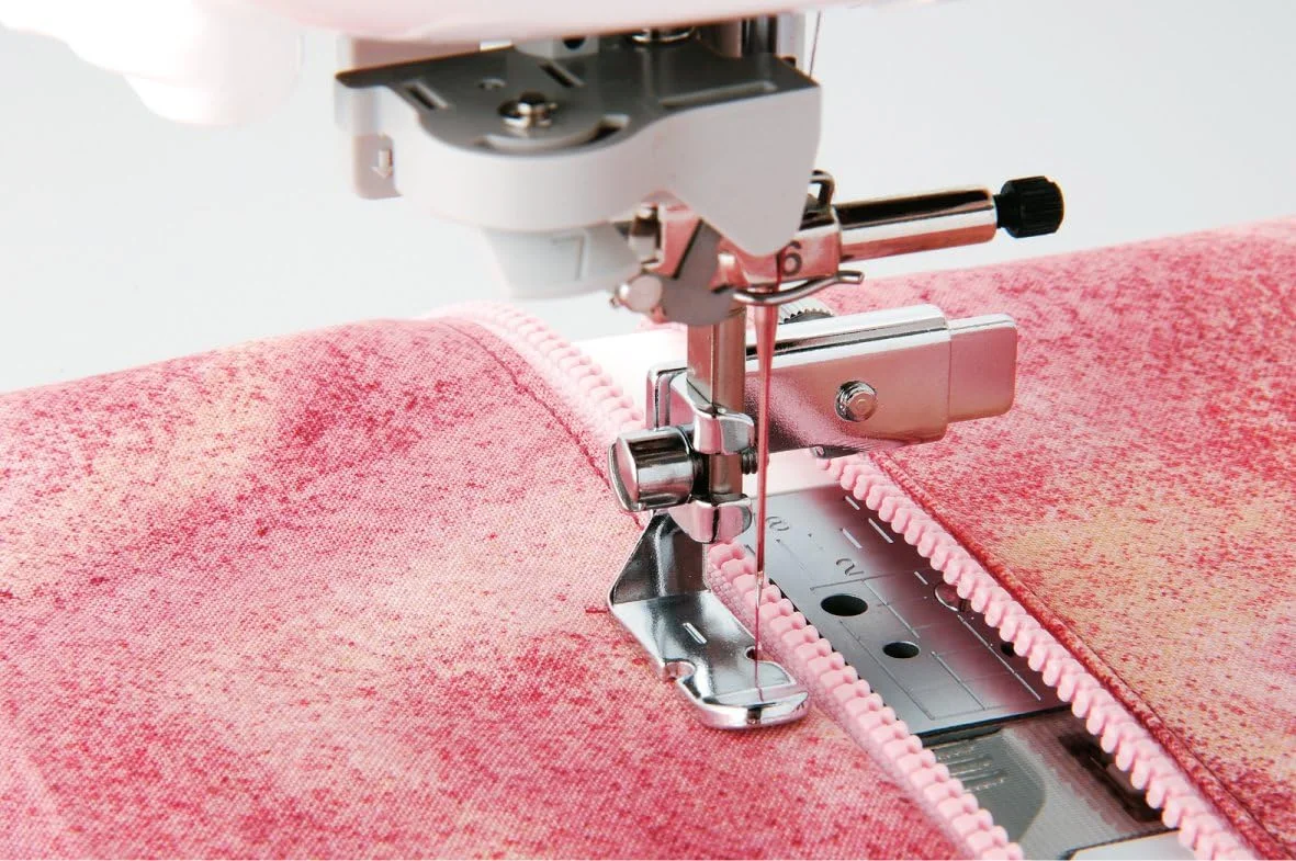 پایه زیپ/لبه دوزی قابل تنظیم مدل SA161، نقره ای مشکی پایه زیپ/لبه دوزی قابل تنظیم مدل SA161، نقره ای مشکی