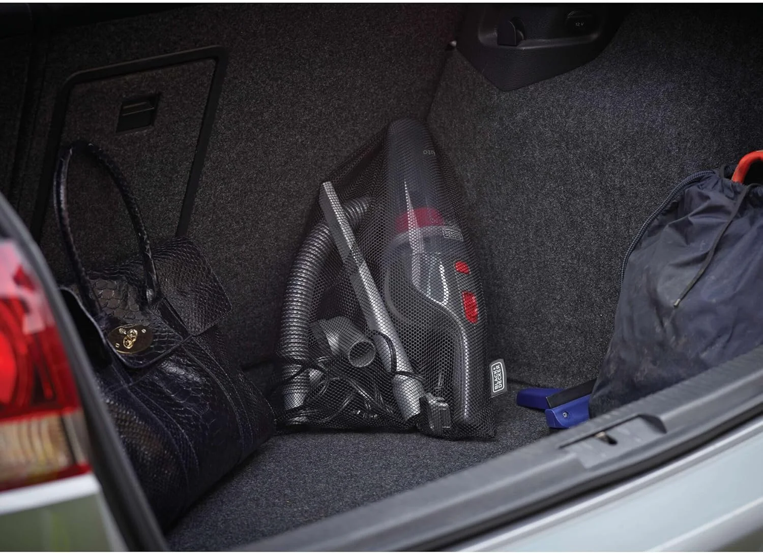 جاروبرقی دستی خودرو بلک اند دکر 12 ولت DC با 6 قطعه لوازم جانبی برای خودرو، قرمز/خاکستری - NV1210AV