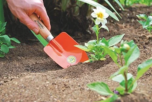 بیلچه باغبانی دستی ترامونتینا با فولاد کربنی ویژه و دسته چوبی - 77907001