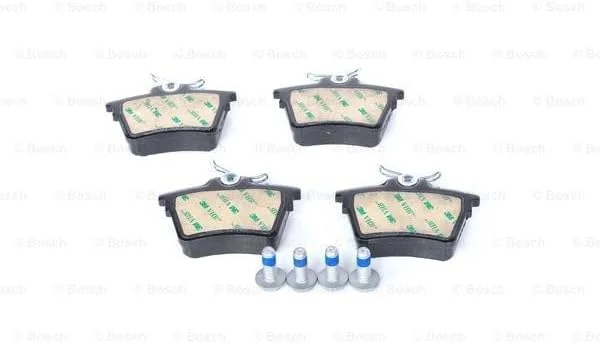 لنت ترمز عقب خودرو بوش BP1005 - کیفیت بوش - کاهش صدا و گرد و غبار - دارای گواهینامه ECE-R90 - بدون مس - 1 ست 4 عددی - به همراه لوازم جانبی