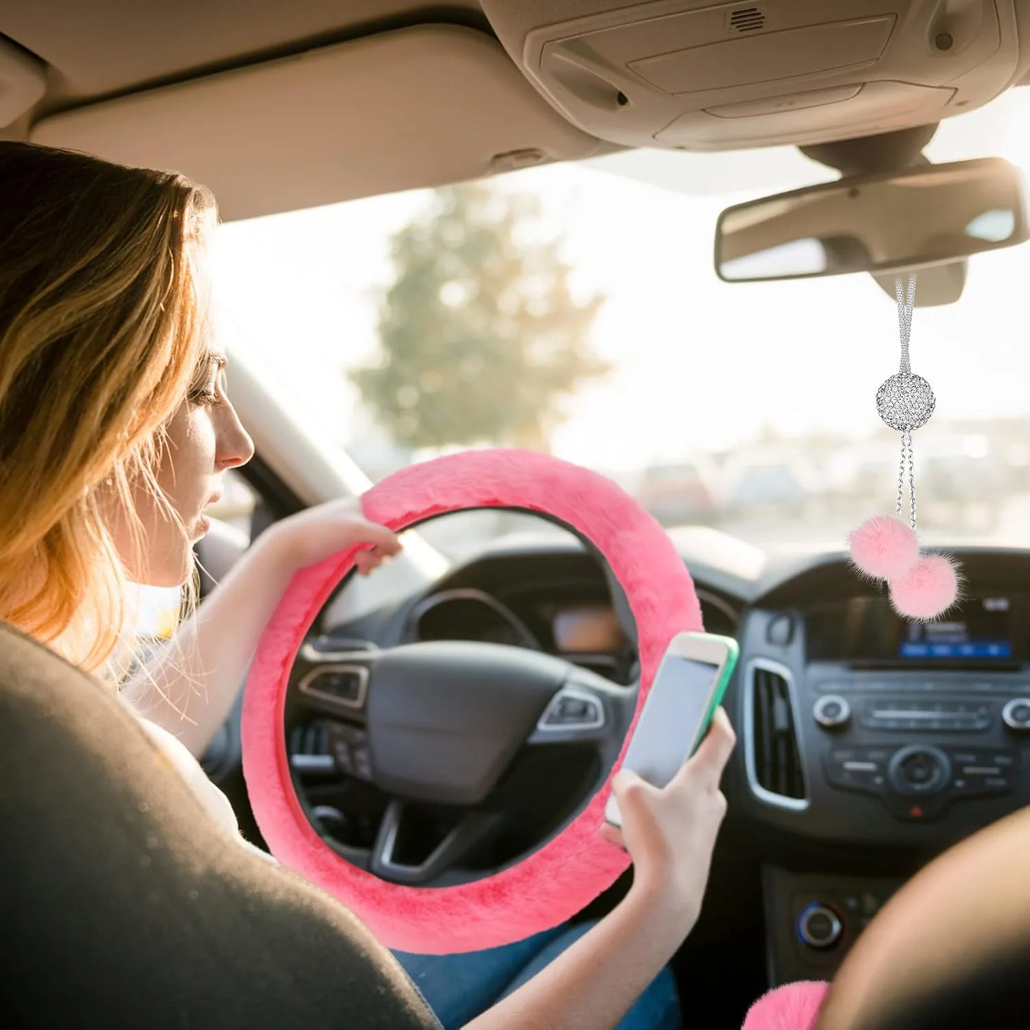 ست لوازم جانبی خودرو Frienda کرکی - روکش فرمان، روکش ترمز دستی، روکش دنده، آویز آینه - 2 پد نگین دار خودرو (صورتی، مو کوتاه) ست لوازم جانبی خودرو Frienda کرکی - روکش فرمان، روکش ترمز دستی، روکش دنده، آویز آینه - 2 پد نگین دار خودرو (صورتی، مو کوتاه)