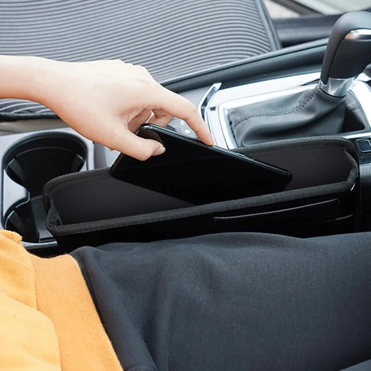 کیف نگهداری لوازم جانبی خودرو NALACAL از جنس چرم PU، سازمان دهنده فضای خالی کنار صندلی خودرو، دارای سوراخ کابل شارژ، مناسب برای تلفن، عینک و کلید