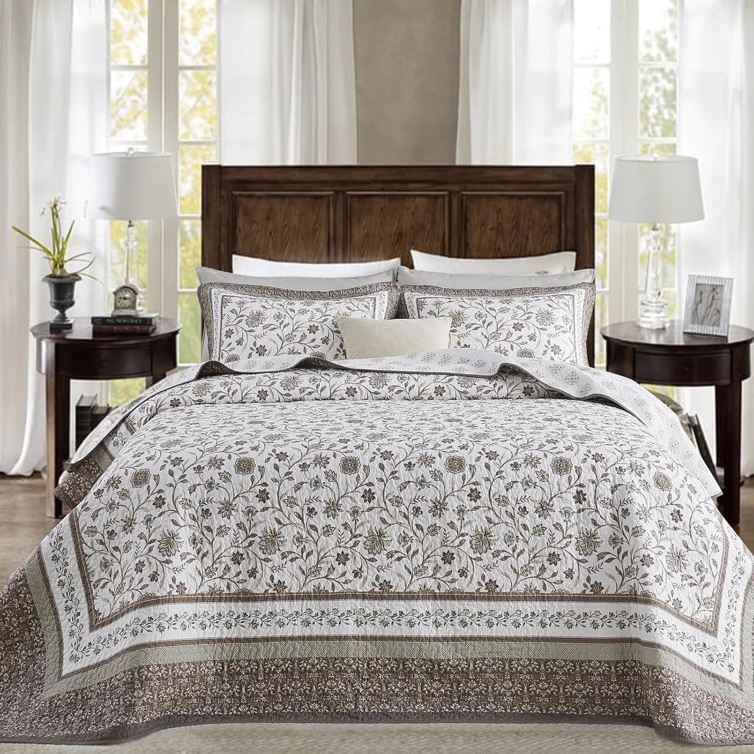 روتختی پنبه‌ای بزرگ سایز کوئین QuiltMuse، ابعاد 259x305 سانتی‌متر - لحاف سبک وزن بزرگ طرح گیاهی چاپی دو رو، 3 تکه، قهوه‌ای/سفید