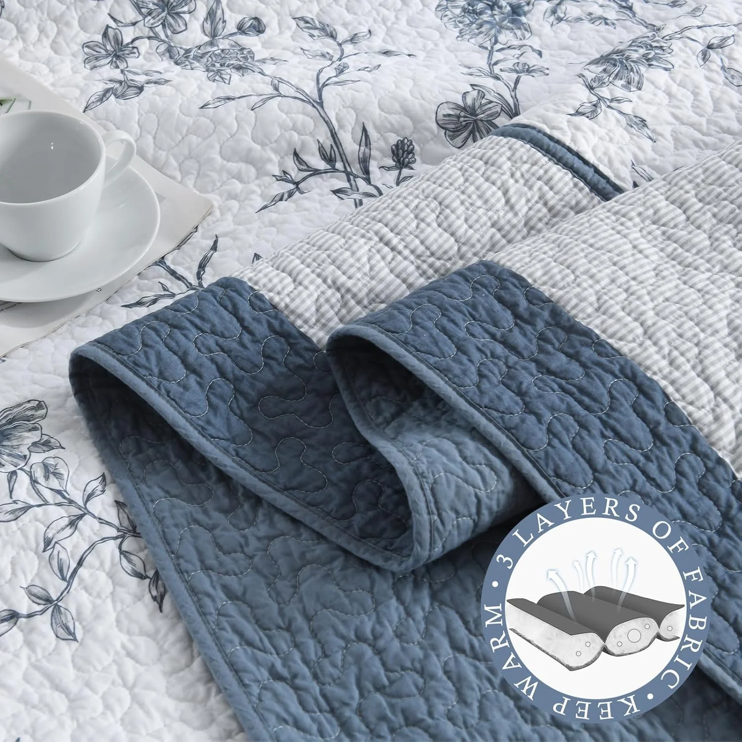 روتختی پنبه‌ای خالص QuiltMuse سایز کینگ 305x305 سانتی‌متر - لحاف کینگ بزرگ و سبک با 2 روبالشتی، رو تختی لحافی برگشت‌پذیر طرح گیاهی، 3 تکه، آبی/سفید