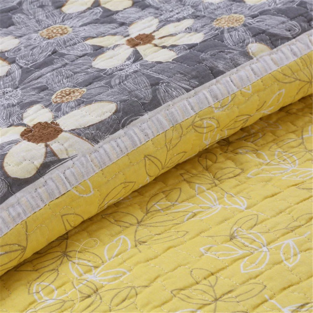 ست روتختی سه تکه خاکستری سایز دو نفره/کینگ با طرح گل های کوچک بژ و تکه دوزی زرد، لحاف پنبه ای 100%