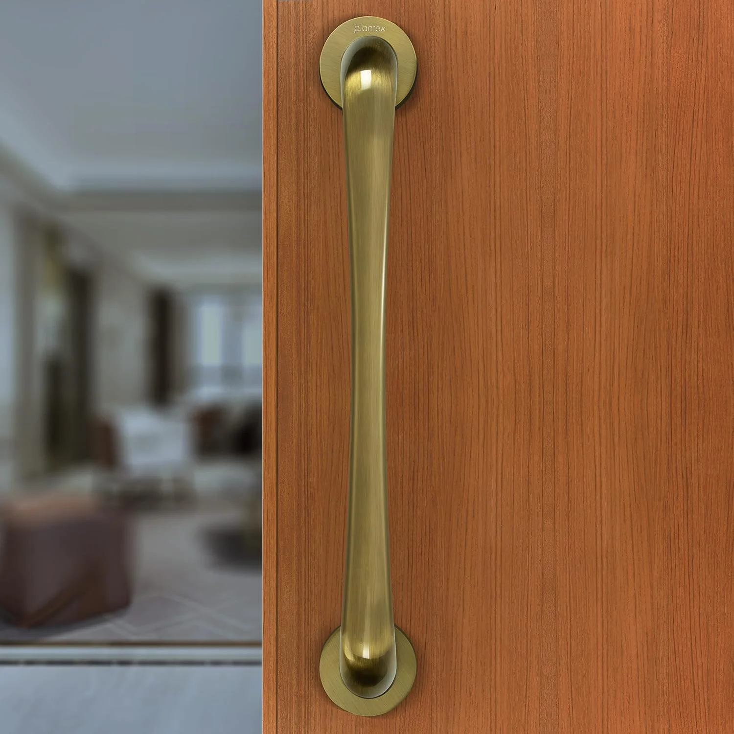 دستگیره درب Plantex Polo با طول 35 سانتیمتر، مناسب برای درب چوبی منزل، هتل و اداره (رنگ برنجی آنتیک - بلند) دستگیره درب Plantex Polo با طول 35 سانتیمتر، مناسب برای درب چوبی منزل، هتل و اداره (رنگ برنجی آنتیک - بلند)