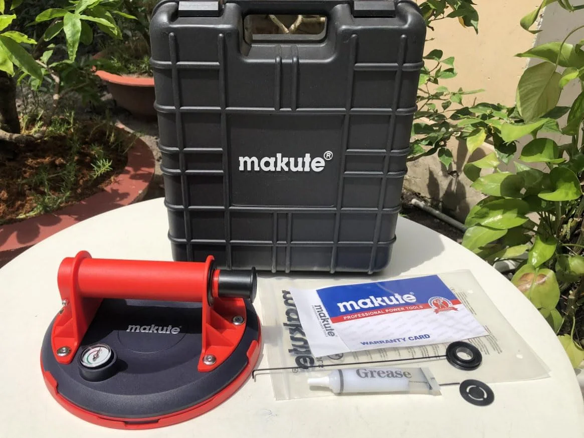 مکنده صنعتی ماکیوت با ظرفیت مکش عمودی 190 کیلوگرم (VS1901)