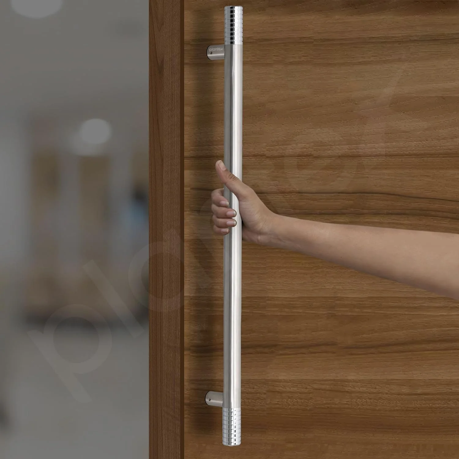 دستگیره درب سنگین پلنتکس / دکوراسیون درب و منزل / دستگیره اصلی درب 30 اینچی / دستگیره کششی-فشاری درب - بسته 1 عددی (ساتن) دستگیره درب سنگین پلنتکس / دکوراسیون درب و منزل / دستگیره اصلی درب 30 اینچی / دستگیره کششی-فشاری درب - بسته 1 عددی (ساتن)