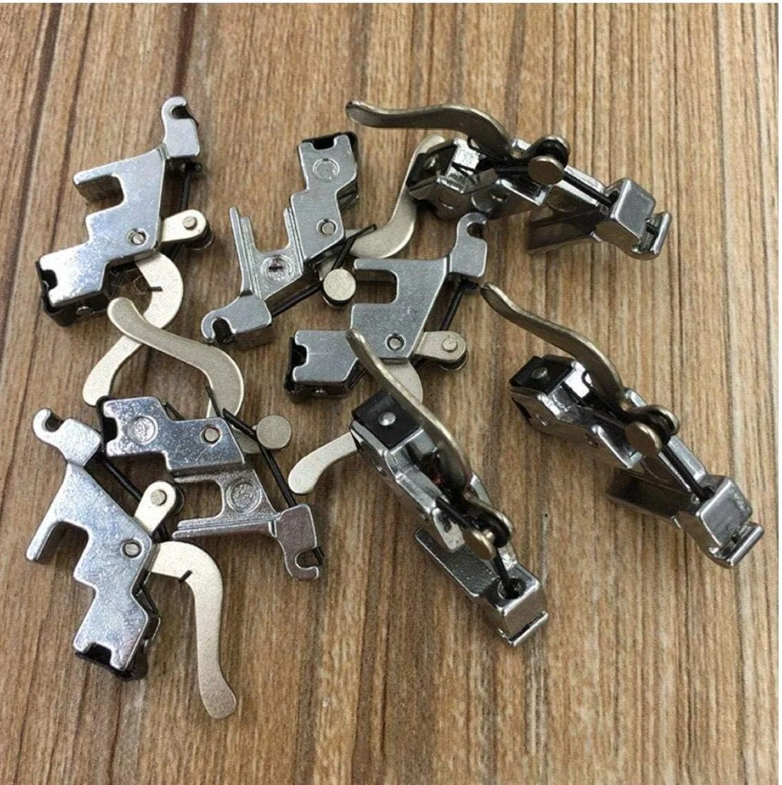 آداپتور فشاری بادوام خانگی ساق کوتاه آلیاژ روی جایگزین برای نگهدارنده پایه فشاری چرخ خیاطی آداپتور فشاری بادوام خانگی ساق کوتاه آلیاژ روی جایگزین برای نگهدارنده پایه فشاری چرخ خیاطی