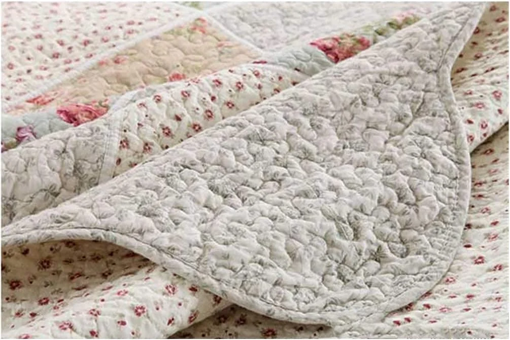 روتختی کینگ سایز طرح دار سه تکه، طرح گلدار زیبا، دو رو، سایز 230x250 سانتی متر، به همراه 2 روبالشتی 50x70 سانتی متر