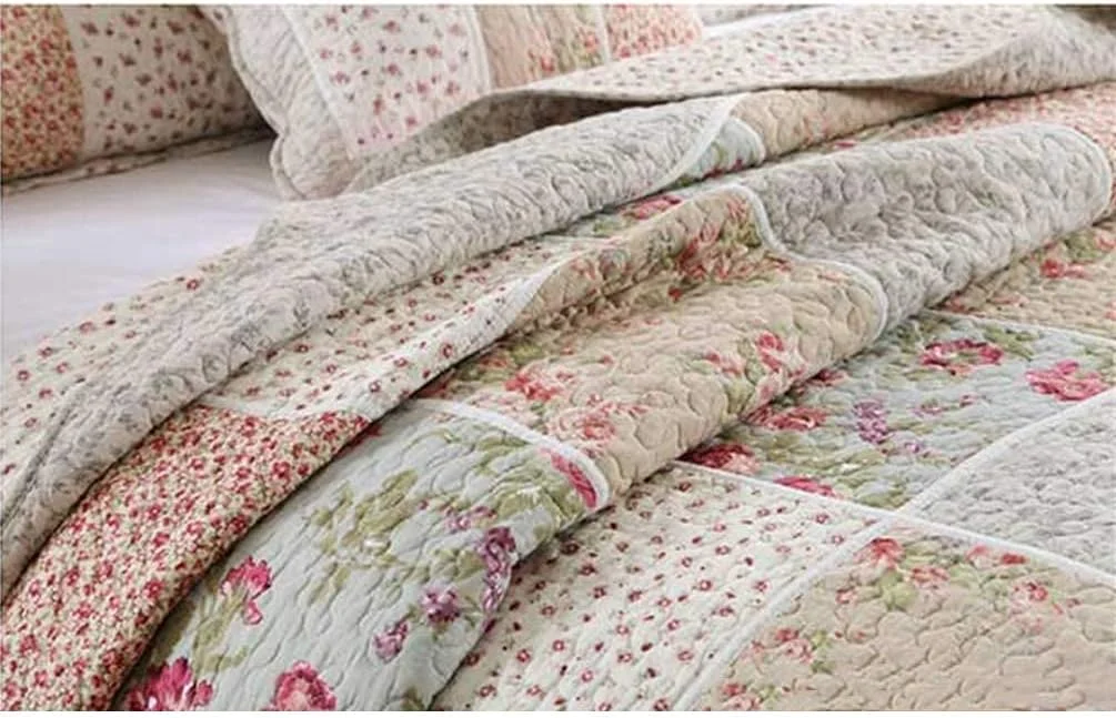 روتختی کینگ سایز طرح دار سه تکه، طرح گلدار زیبا، دو رو، سایز 230x250 سانتی متر، به همراه 2 روبالشتی 50x70 سانتی متر