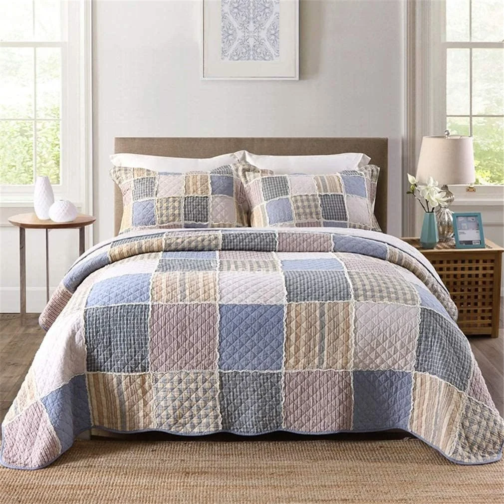 روتختی کینگ سایز پنبه‌ای طرح راه راه آبی و سفید، سه تکه، دست‌دوز، تکه‌دوزی شده، به همراه 2 روبالشتی، ابعاد 230 در 250 سانتی‌متر