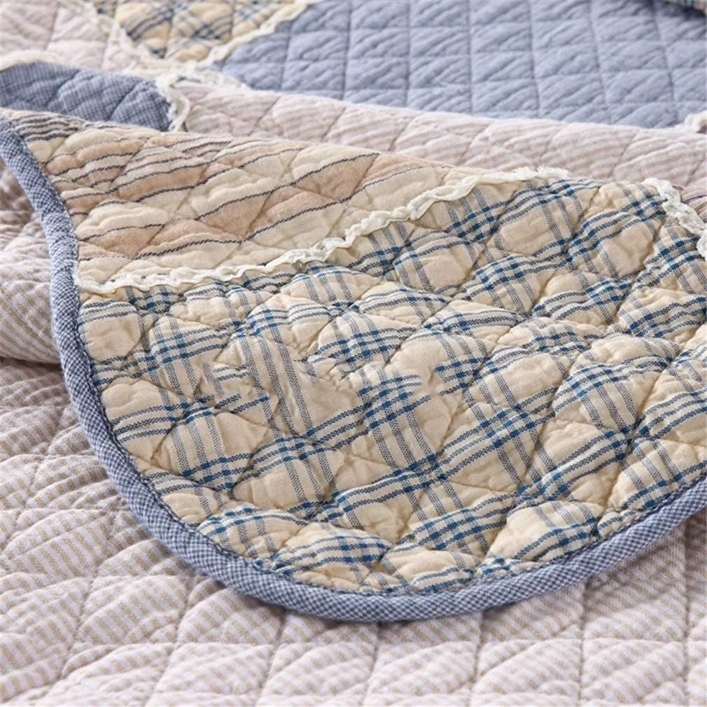 روتختی کینگ سایز پنبه‌ای طرح راه راه آبی و سفید، سه تکه، دست‌دوز، تکه‌دوزی شده، به همراه 2 روبالشتی، ابعاد 230 در 250 سانتی‌متر