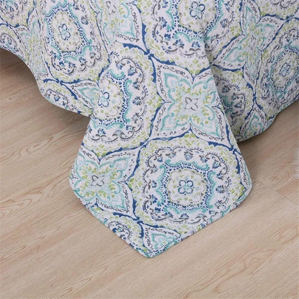 ست روتختی سه تکه طرح دار سایز کینگ 230 × 250 سانتی متر، پنبه ای، آبی، سبک روستایی، تکه دوزی رنگارنگ، مناسب تخت دو نفره به همراه 2 روبالشی