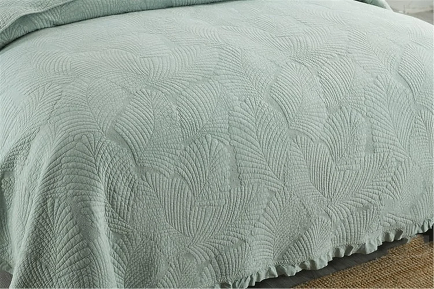 روتختی کینگ سایز طرح دار لبه قارچی، تکه دوزی پنبه ای، طرح نخل برجسته به همراه 2 روبالشتی، نرم و سبک، سایز 230x250 سانتی متر، سفید