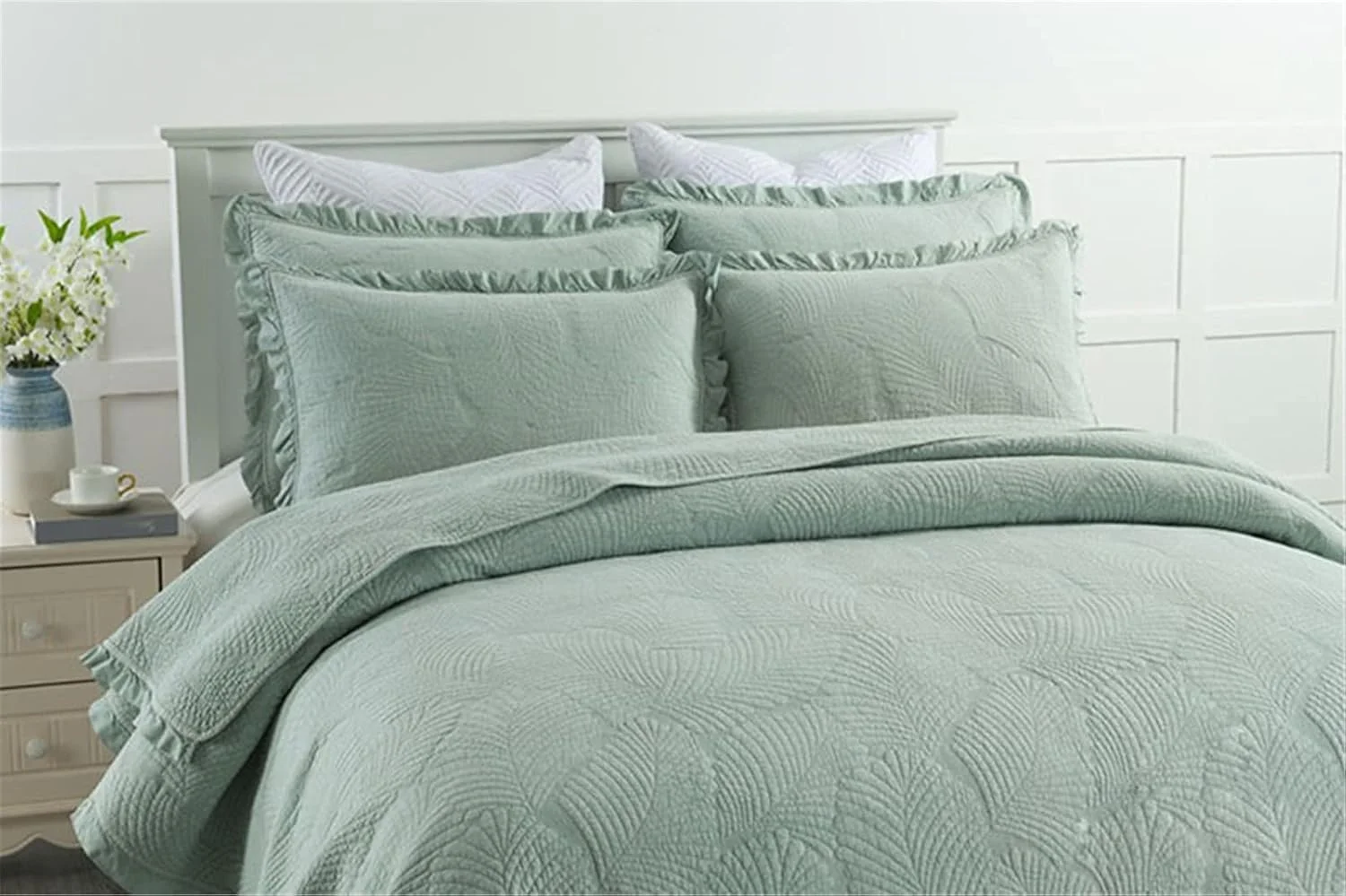 روتختی کینگ سایز طرح دار لبه قارچی، تکه دوزی پنبه ای، طرح نخل برجسته به همراه 2 روبالشتی، نرم و سبک، سایز 230x250 سانتی متر، سفید، صورتی