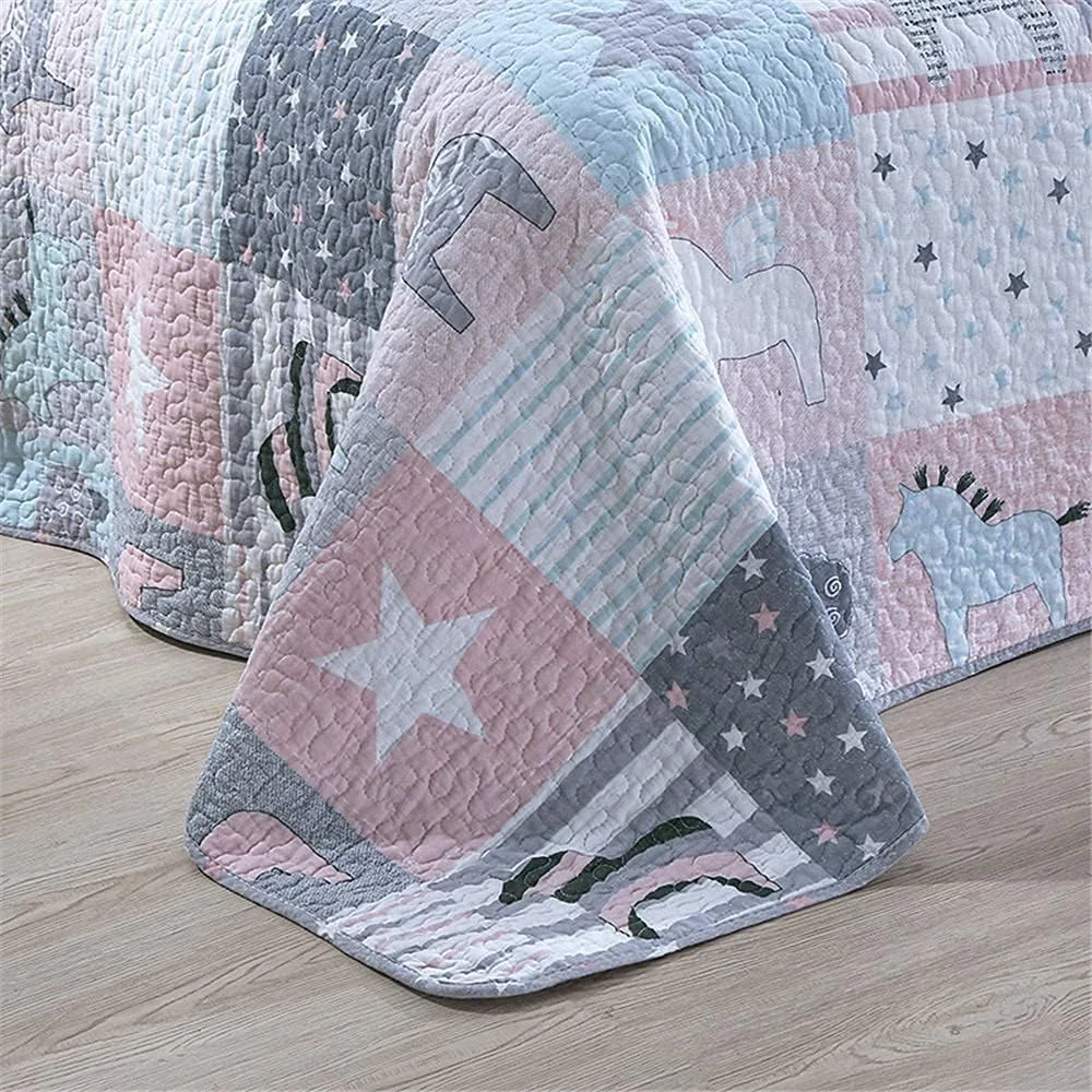 روتختی لحافی طرح کارتونی تکه دوزی شده به همراه 2 روبالشتی، رو تختی چند منظوره، لحاف و پتوی مناسب برای اتاق خواب کودکان - 3 تکه 200×230 سانتی متر روتختی لحافی طرح کارتونی تکه دوزی شده به همراه 2 روبالشتی، رو تختی چند منظوره، لحاف و پتوی مناسب برای اتاق خواب کودکان - 3 تکه 200×230 سانتی متر