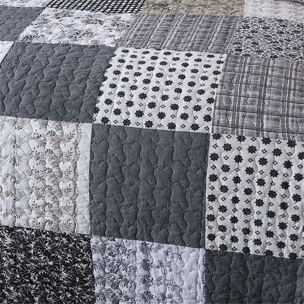 روتختی تکه دوزی دست دوز سه تکه خاکستری سفید طرح دار دو رو سایز 230X250 سانتی متر + 50X70 سانتی متر 2 عدد برای تخت 135 یا 150