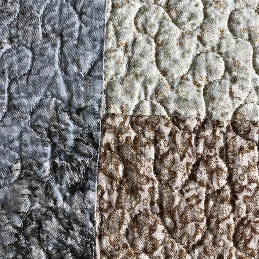 روتختی و روبالشتی طرح گل های قدیمی، سایز خیلی بزرگ 250x270 سانتی متر، پنبه ای، تکه دوزی شده مناسب تخت کینگ به همراه 2 روبالشتی