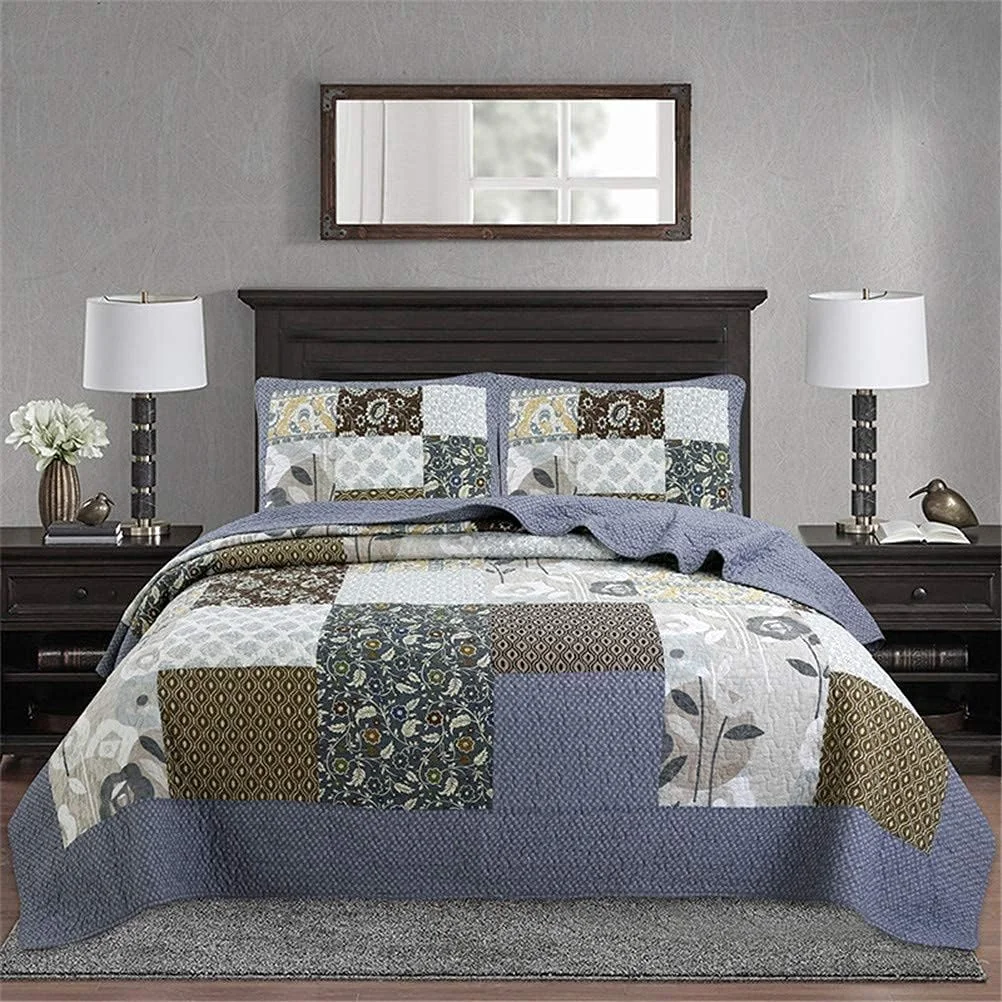 روتختی پنبه‌ای طرح تکه‌دوزی، روتختی خاکستری دورو با ابعاد ۲۵۹x۲۶۹ سانتی‌متر به همراه ۲ روبالشتی ۵۰x۹۰ سانتی‌متر، ست لحاف ظریف مناسب تخت ۱۸۰، ۲۵۹x۲۶۹ سانتی‌متر