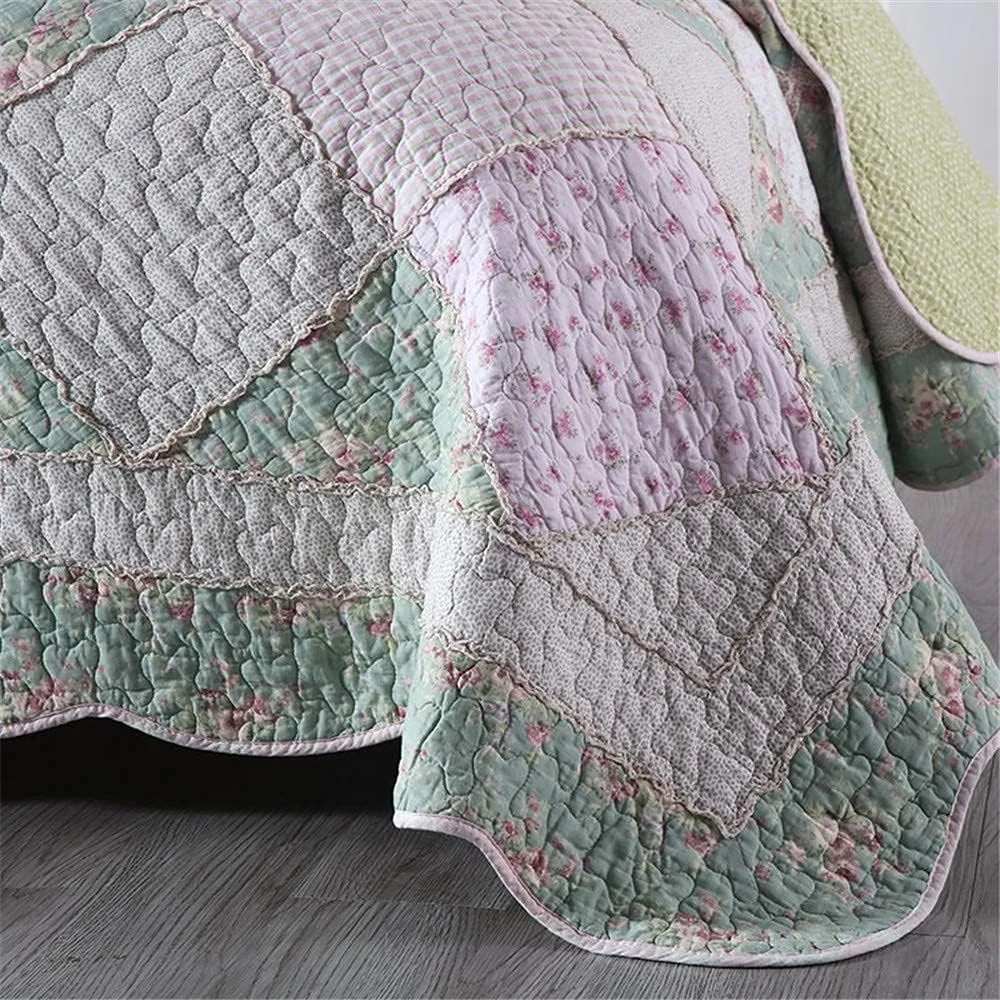 ست روتختی سه تکه طرح چهل تکه، سایز 230x250 سانتی متر، طرح صورتی و سبز به همراه 2 روبالشتی ست روتختی سه تکه طرح چهل تکه، سایز 230x250 سانتی متر، طرح صورتی و سبز به همراه 2 روبالشتی