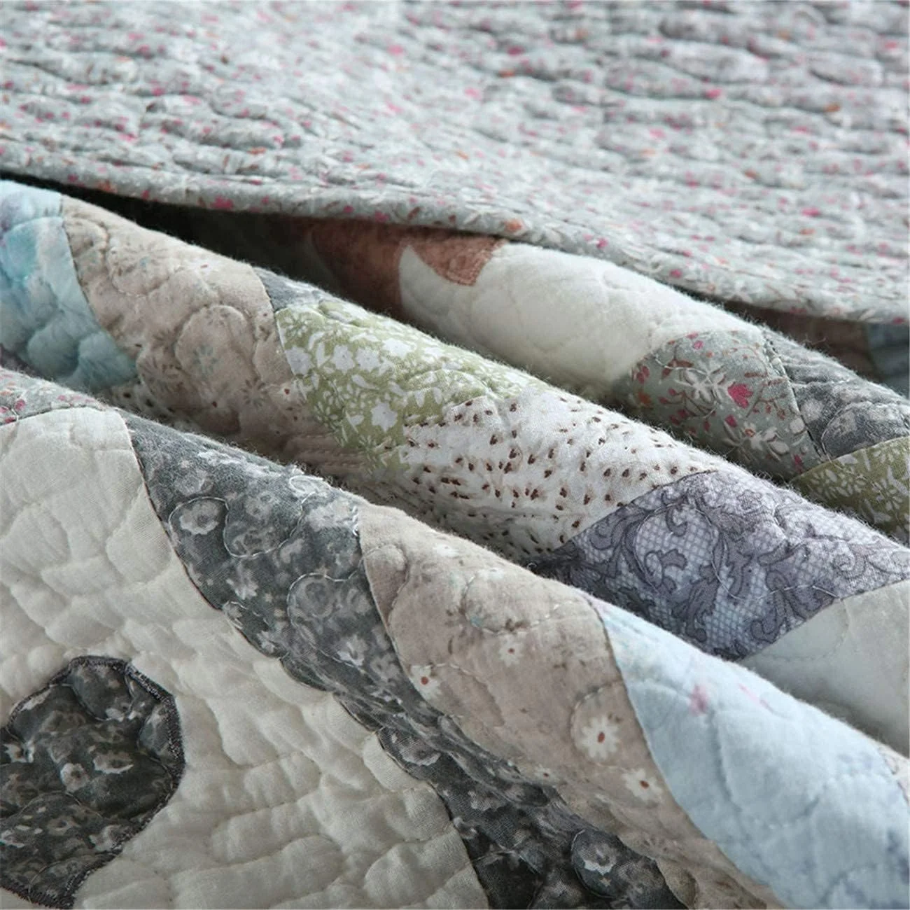 ست روتختی تکه دوزی شده سه تکه شامل روتختی و روبالشتی، مناسب برای تخت دو نفره و کینگ سایز، 240 * 270 سانتی متر ست روتختی تکه دوزی شده سه تکه شامل روتختی و روبالشتی، مناسب برای تخت دو نفره و کینگ سایز، 240 * 270 سانتی متر