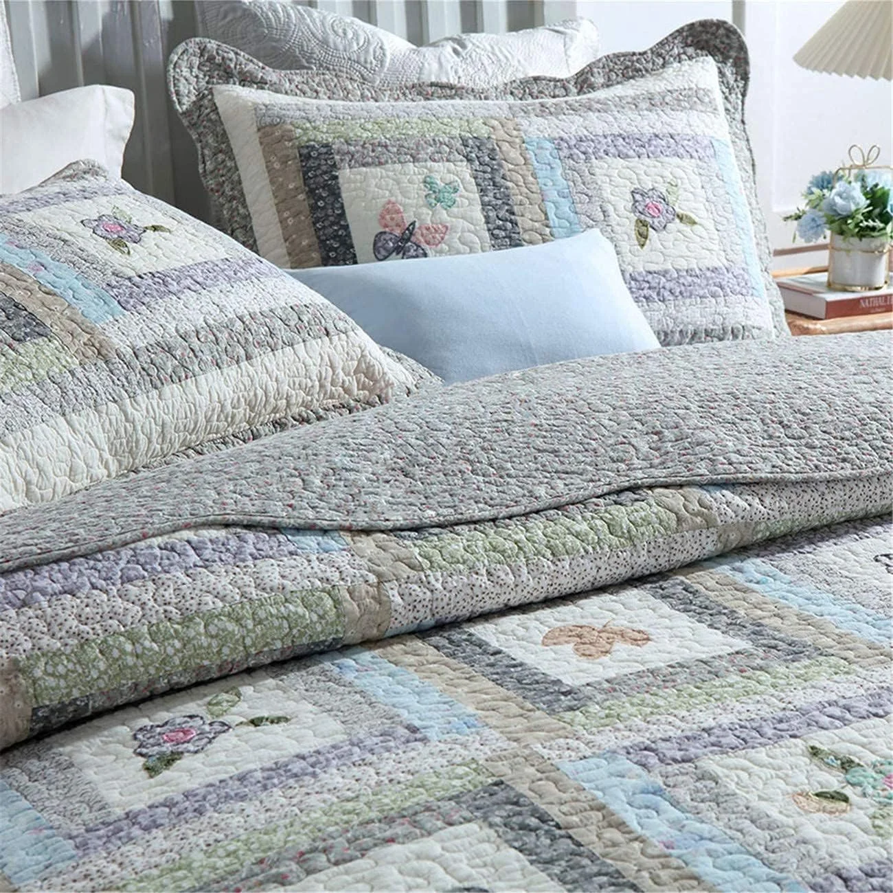 ست روتختی تکه دوزی شده سه تکه شامل روتختی و روبالشتی، مناسب برای تخت دو نفره و کینگ سایز، 240 * 270 سانتی متر ست روتختی تکه دوزی شده سه تکه شامل روتختی و روبالشتی، مناسب برای تخت دو نفره و کینگ سایز، 240 * 270 سانتی متر