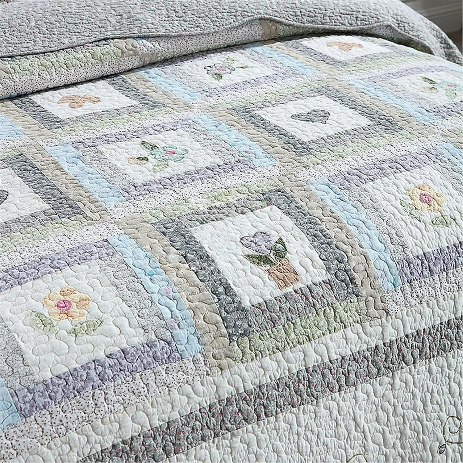 روتختی تکه دوزی شده طرح دار سایز خیلی بزرگ، ست 3 تکه، طرح شیک و رنگی، طرح گل دار آبی و زرد، لحاف تکه دوزی شده پنبه ای به همراه 2 روبالشتی، 240x270 سانتی متر، -230x230 سانتی متر روتختی تکه دوزی شده طرح دار سایز خیلی بزرگ، ست 3 تکه، طرح شیک و رنگی، طرح گل دار آبی و زرد، لحاف تکه دوزی شده پنبه ای به همراه 2 روبالشتی، 240x270 سانتی متر، -230x230 سانتی متر